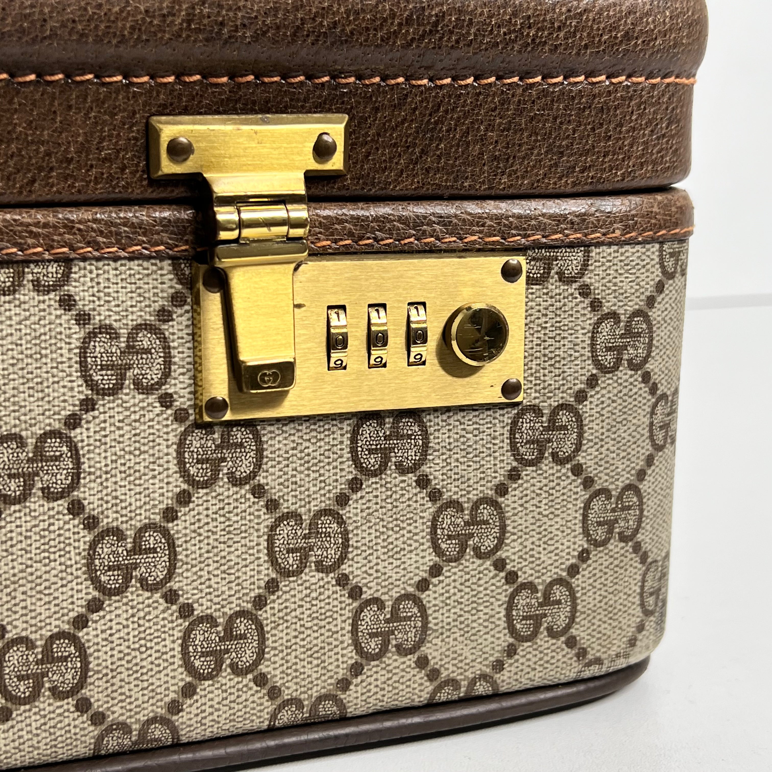 Vintage GG Supreme Travel Bag