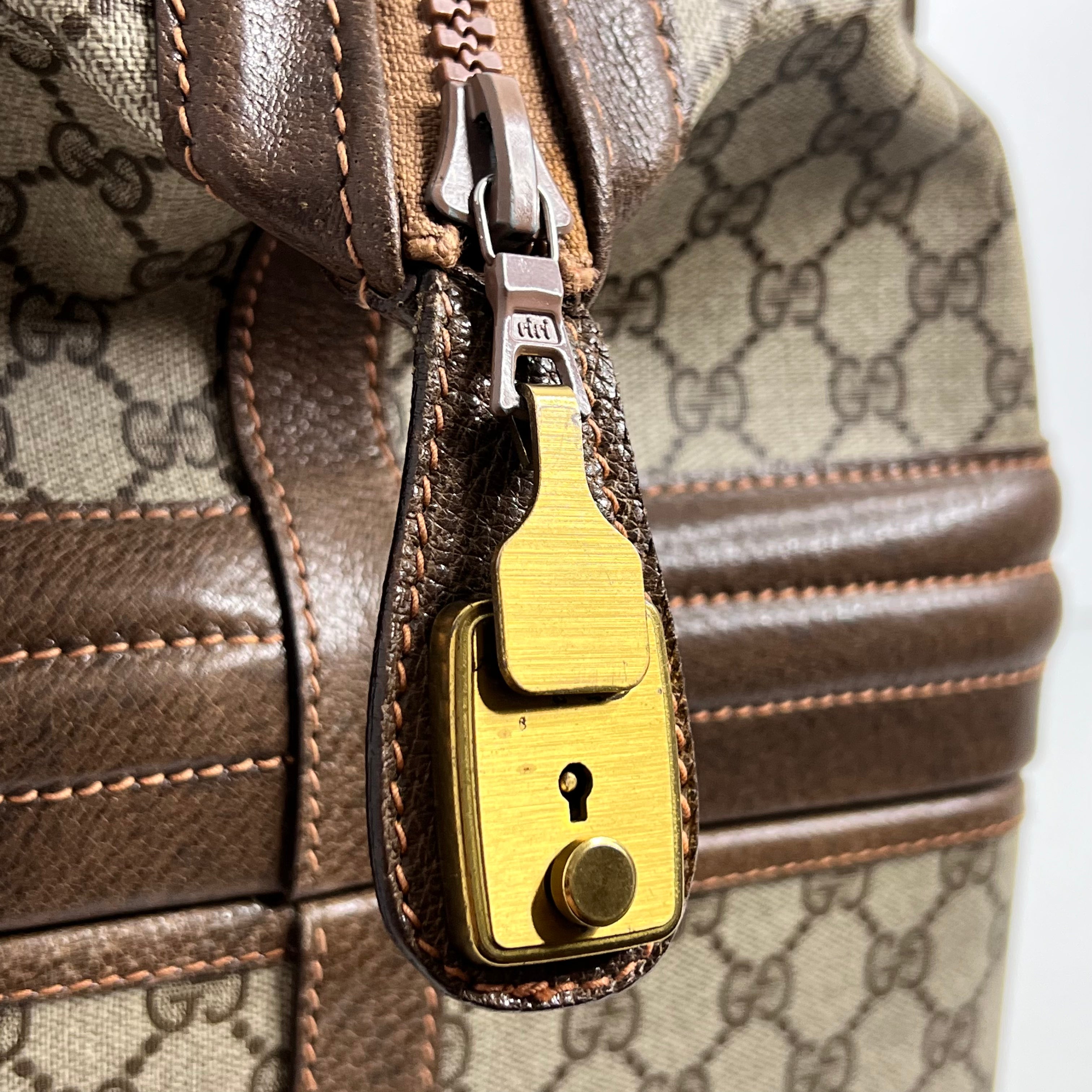 Vintage GG Supreme Travel Bag