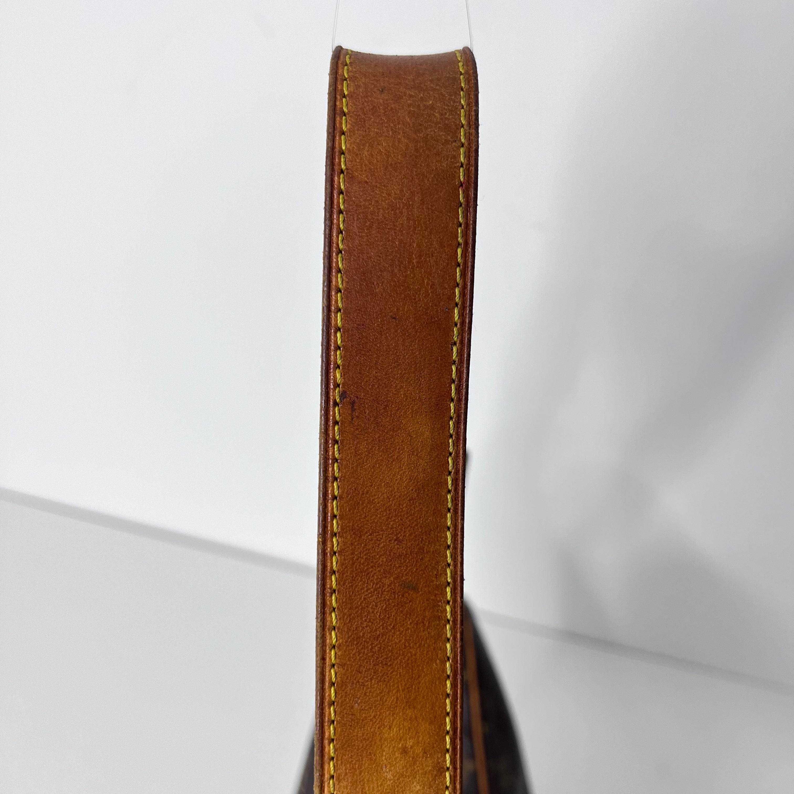 Monogram Croissant MM