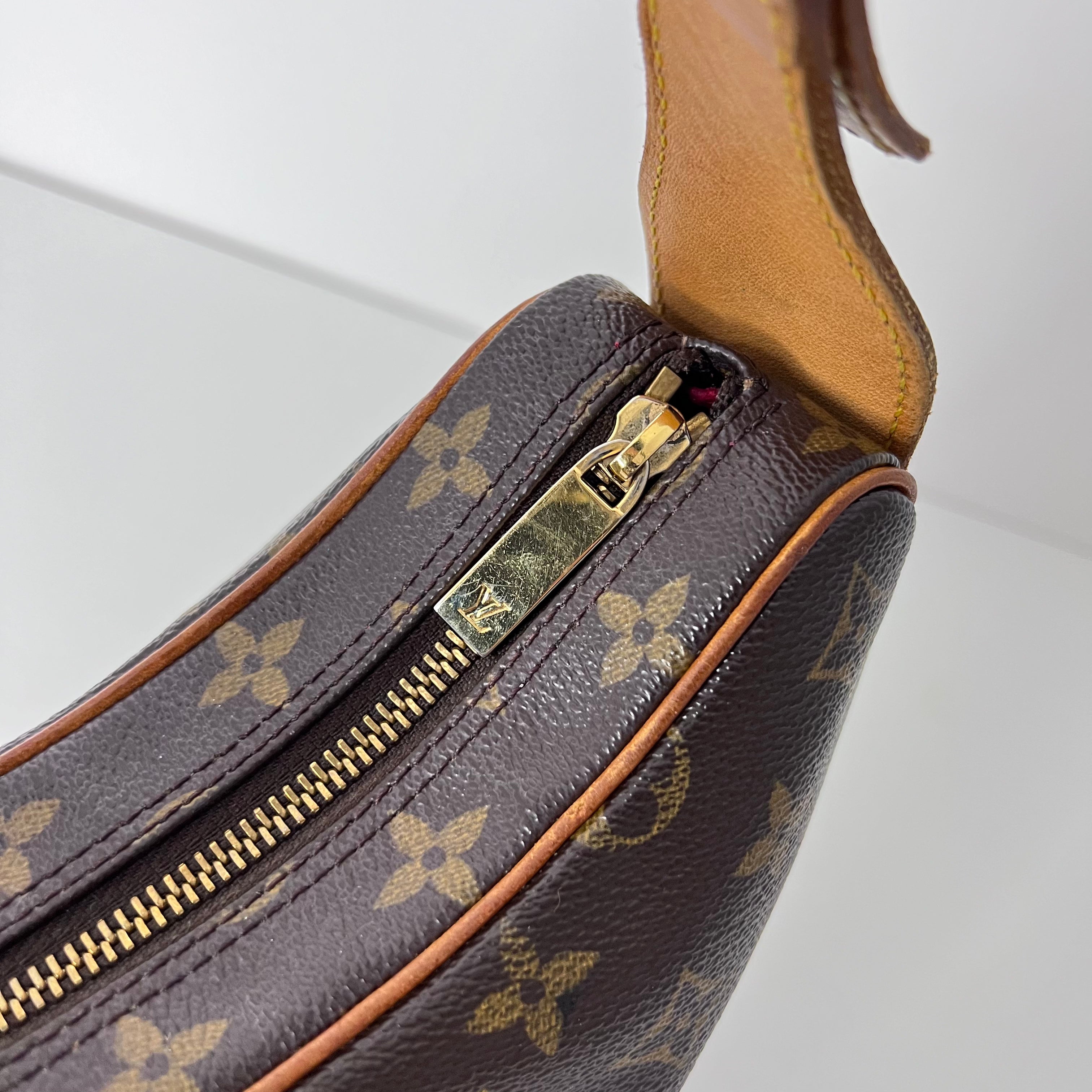 Monogram Croissant MM