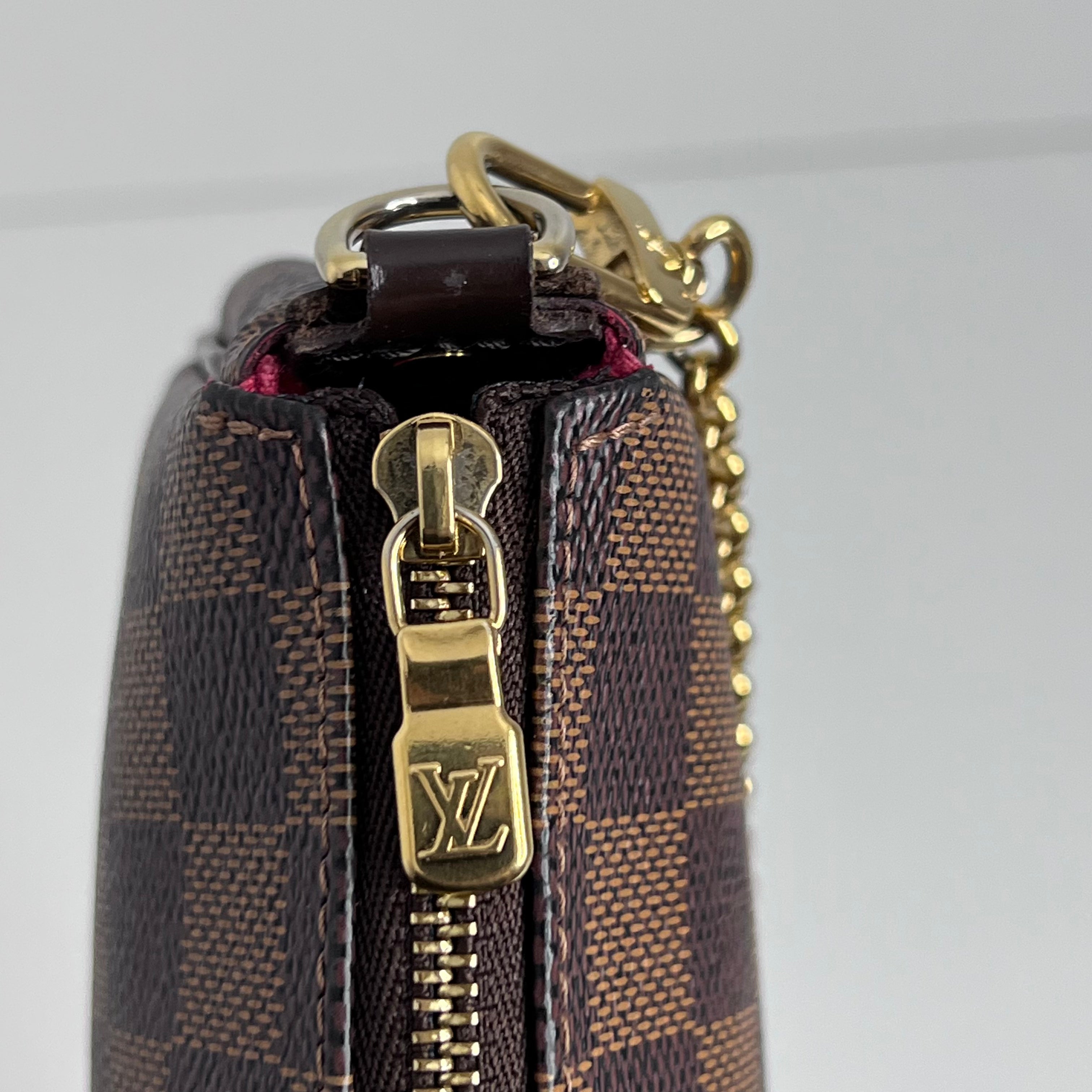 Damier Ebene Pochette Eva