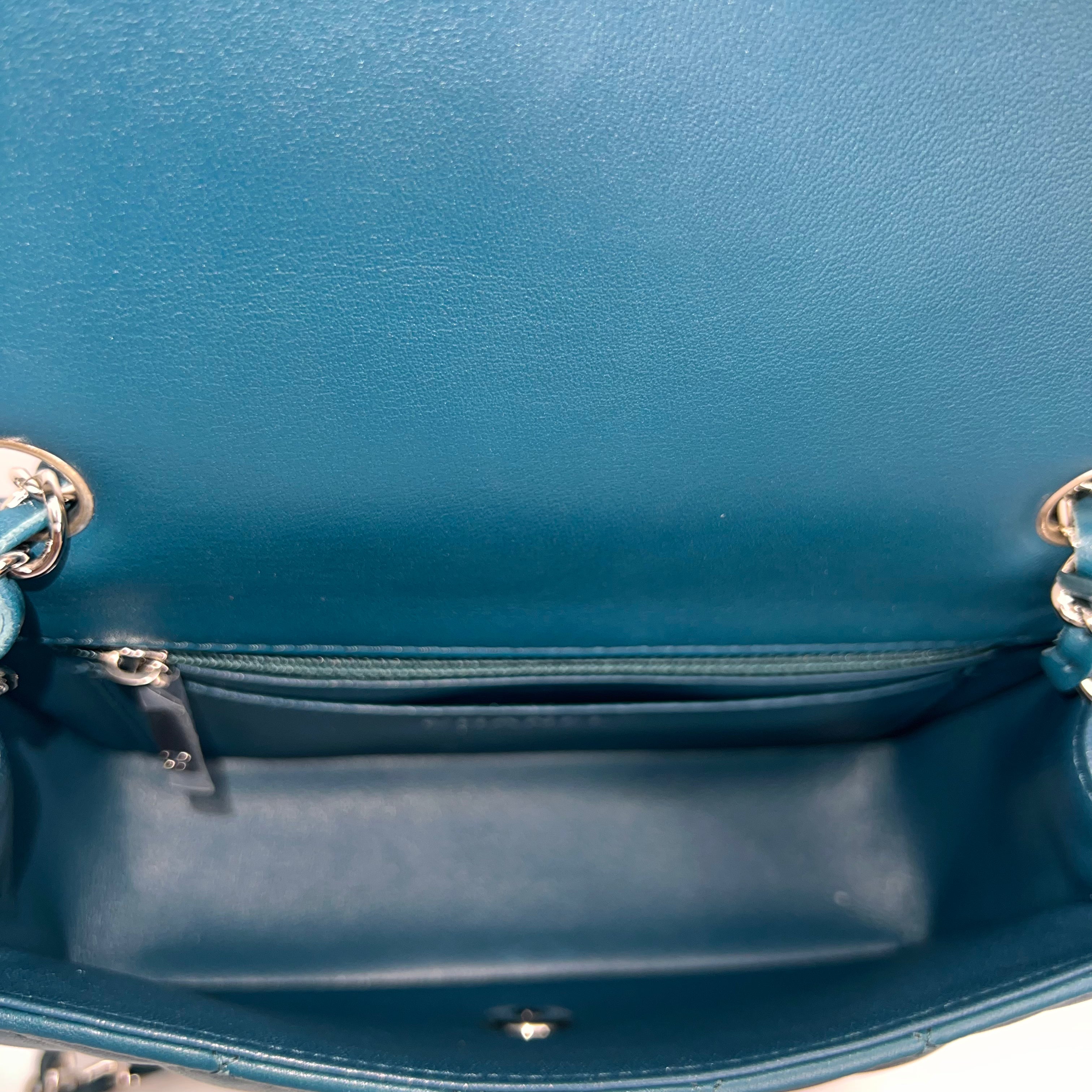Mini Rectangle Flap in Bleu Fonce