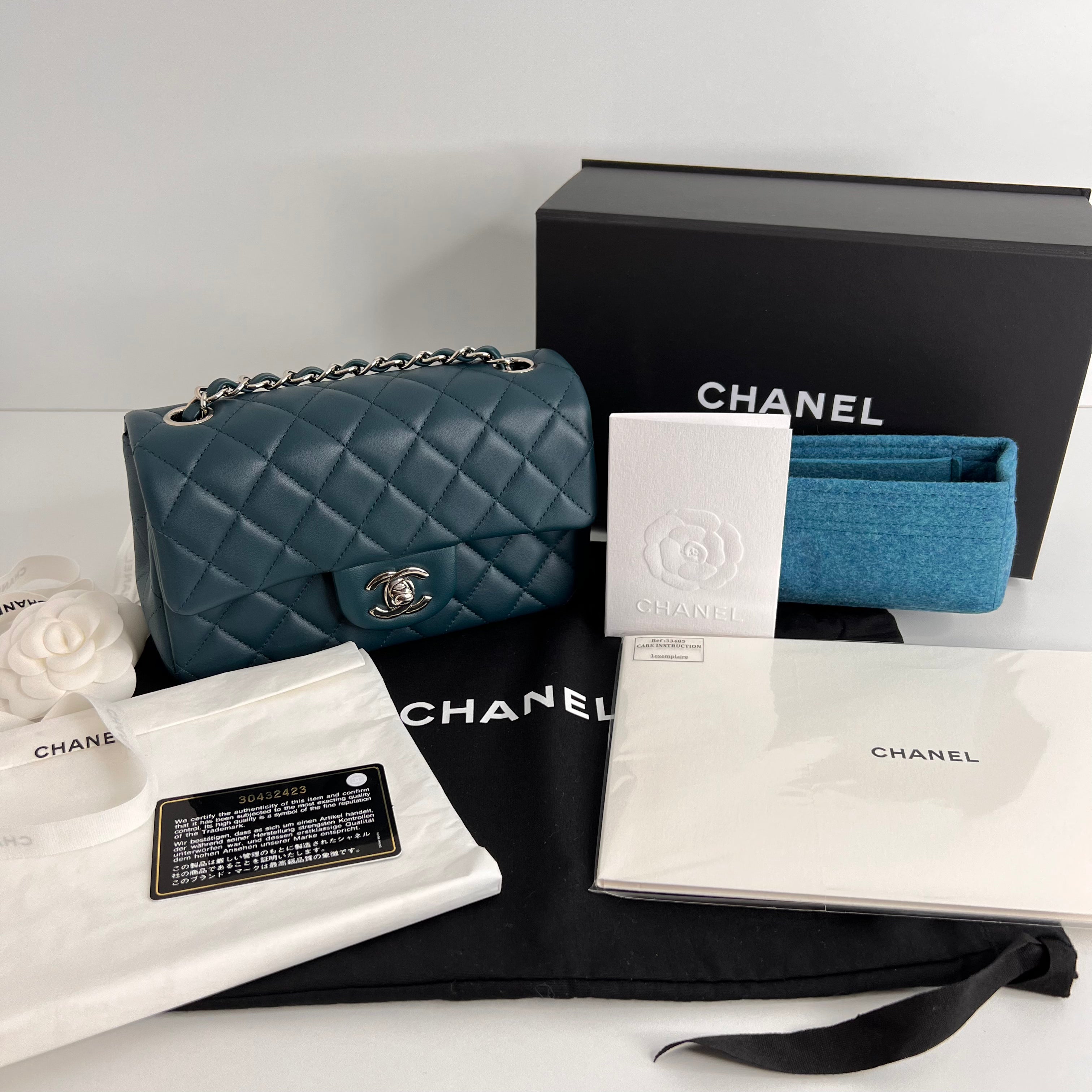 Mini Rectangle Flap in Bleu Fonce