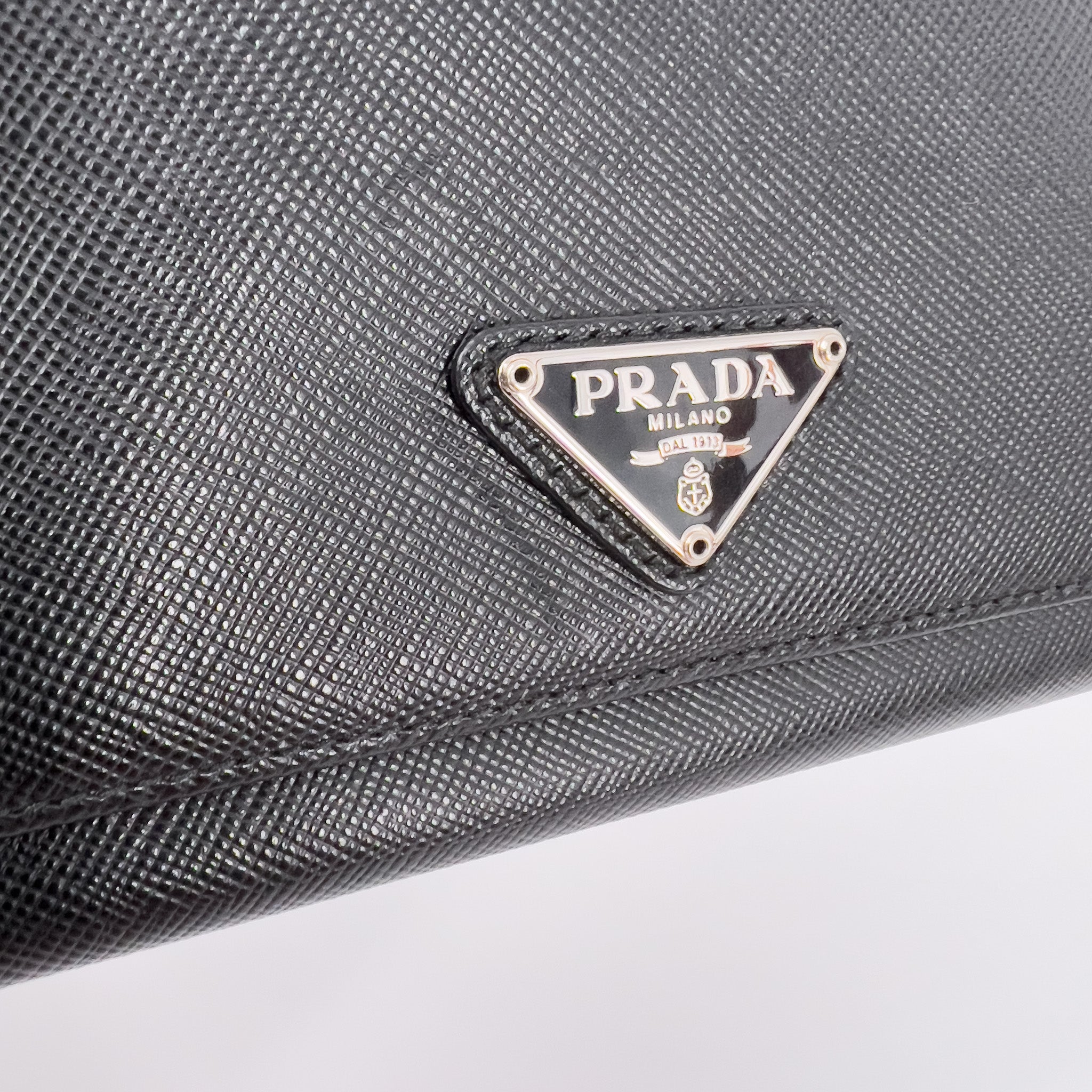 Black Saffiano Leather - Classic logo