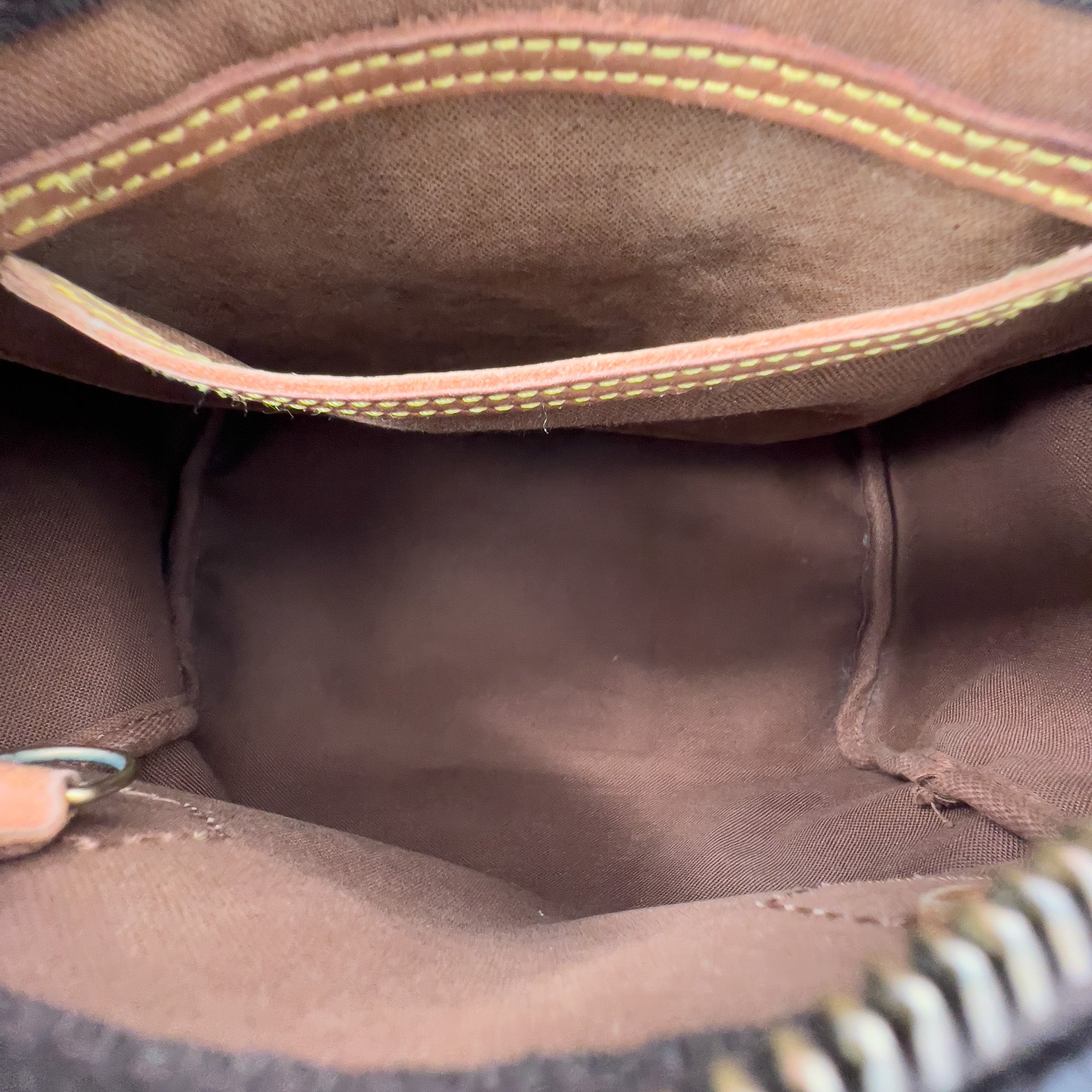 Speedy 25 with shoulder strap