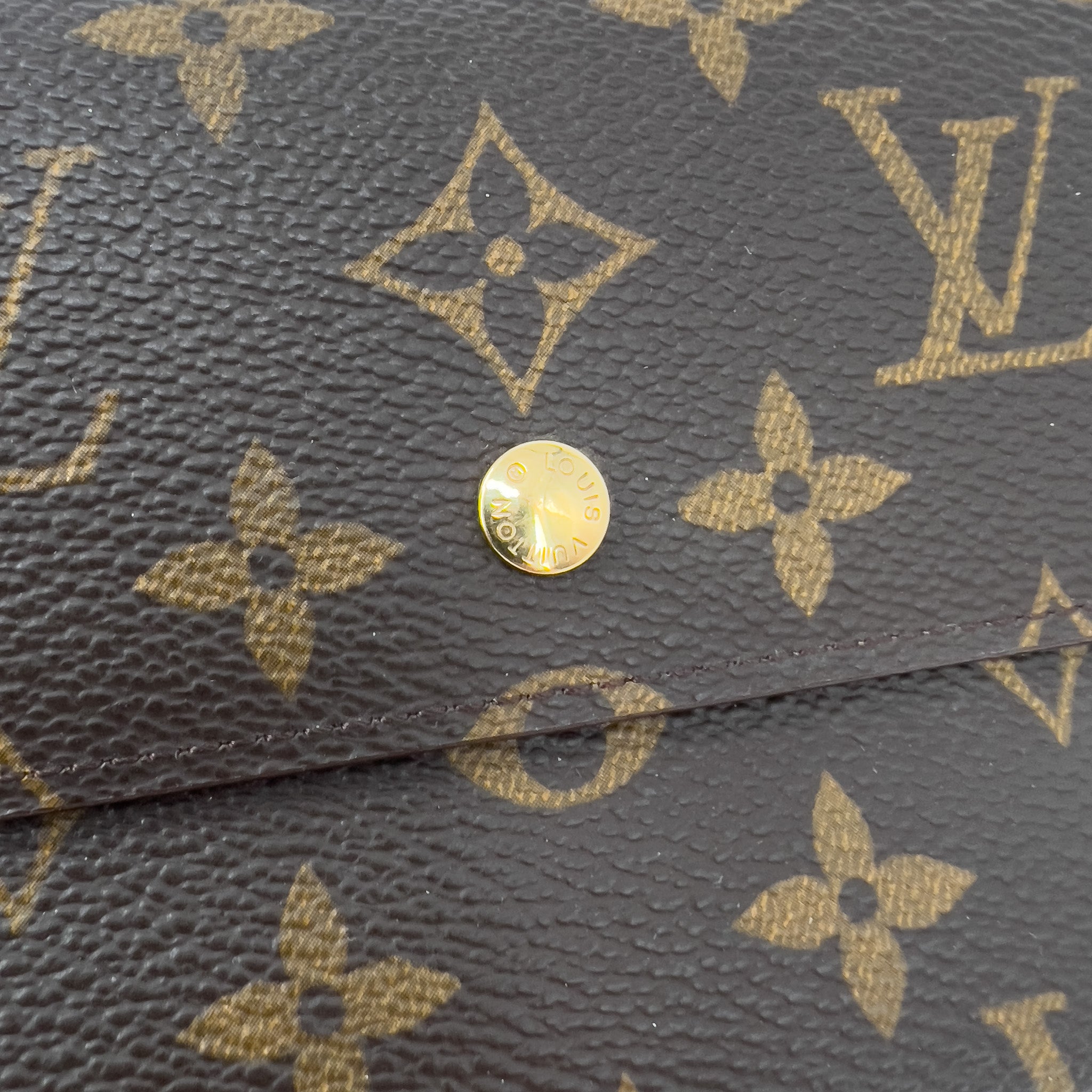 Monogram Chain on Wallet