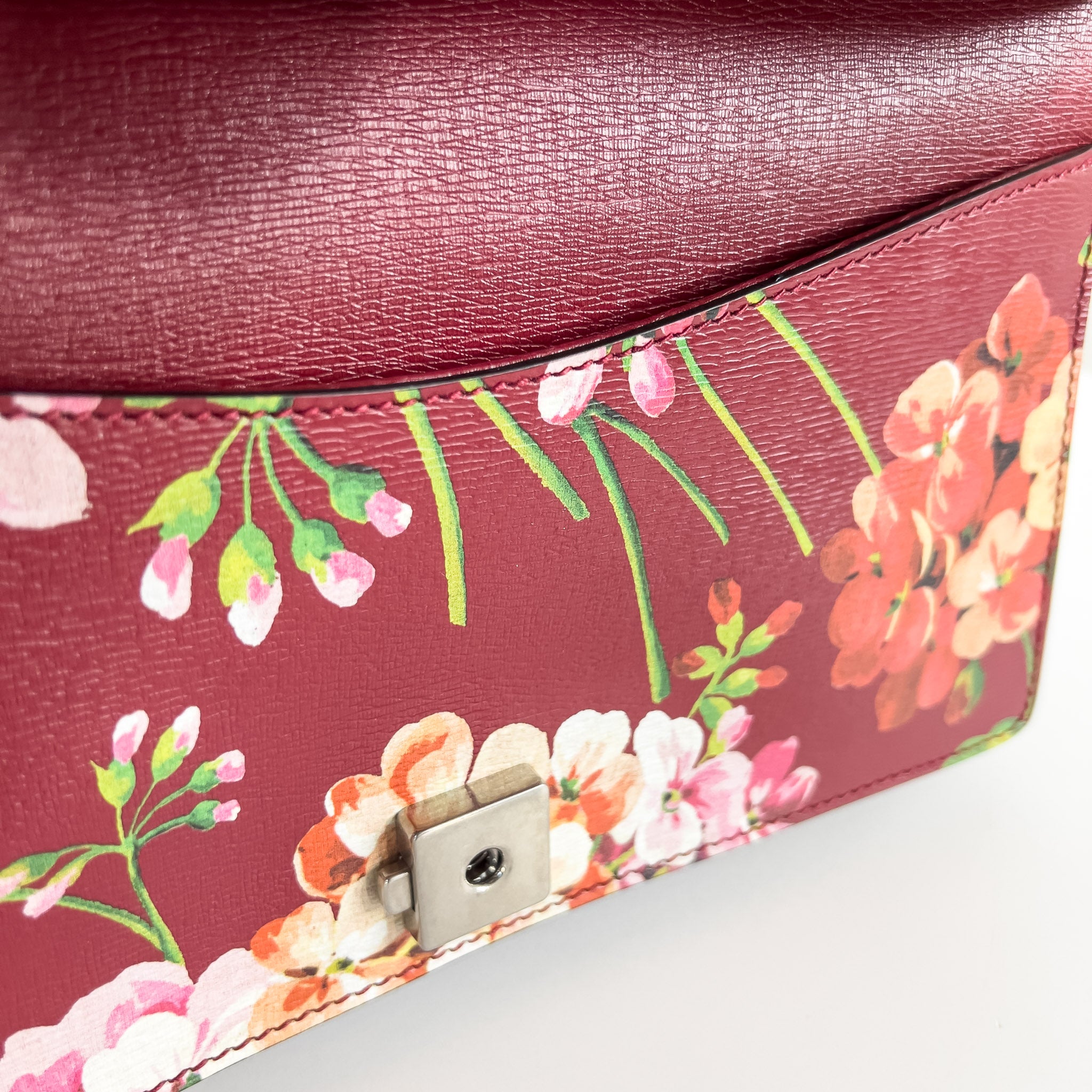 Medium Dionysus Bloom