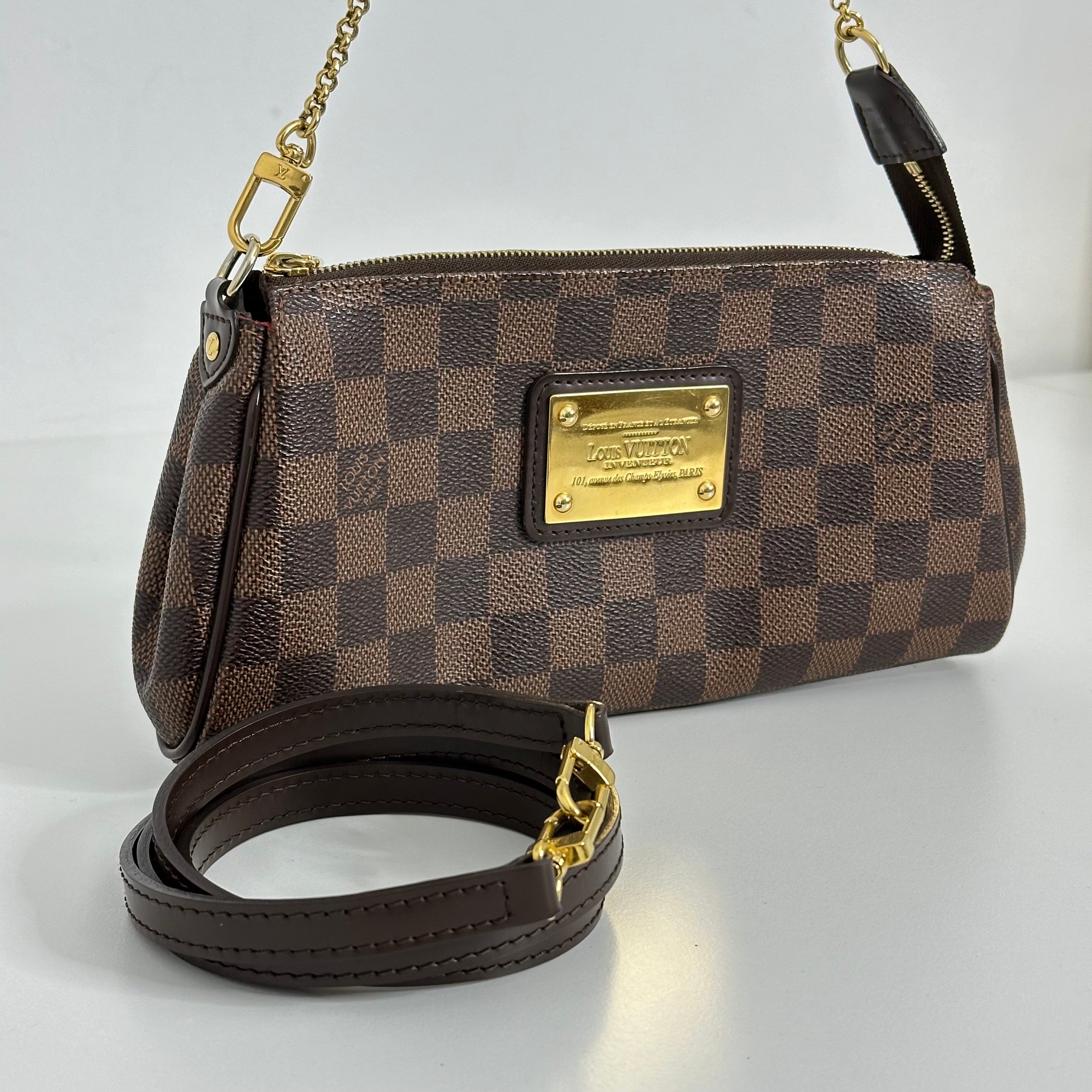 Eva Pochette