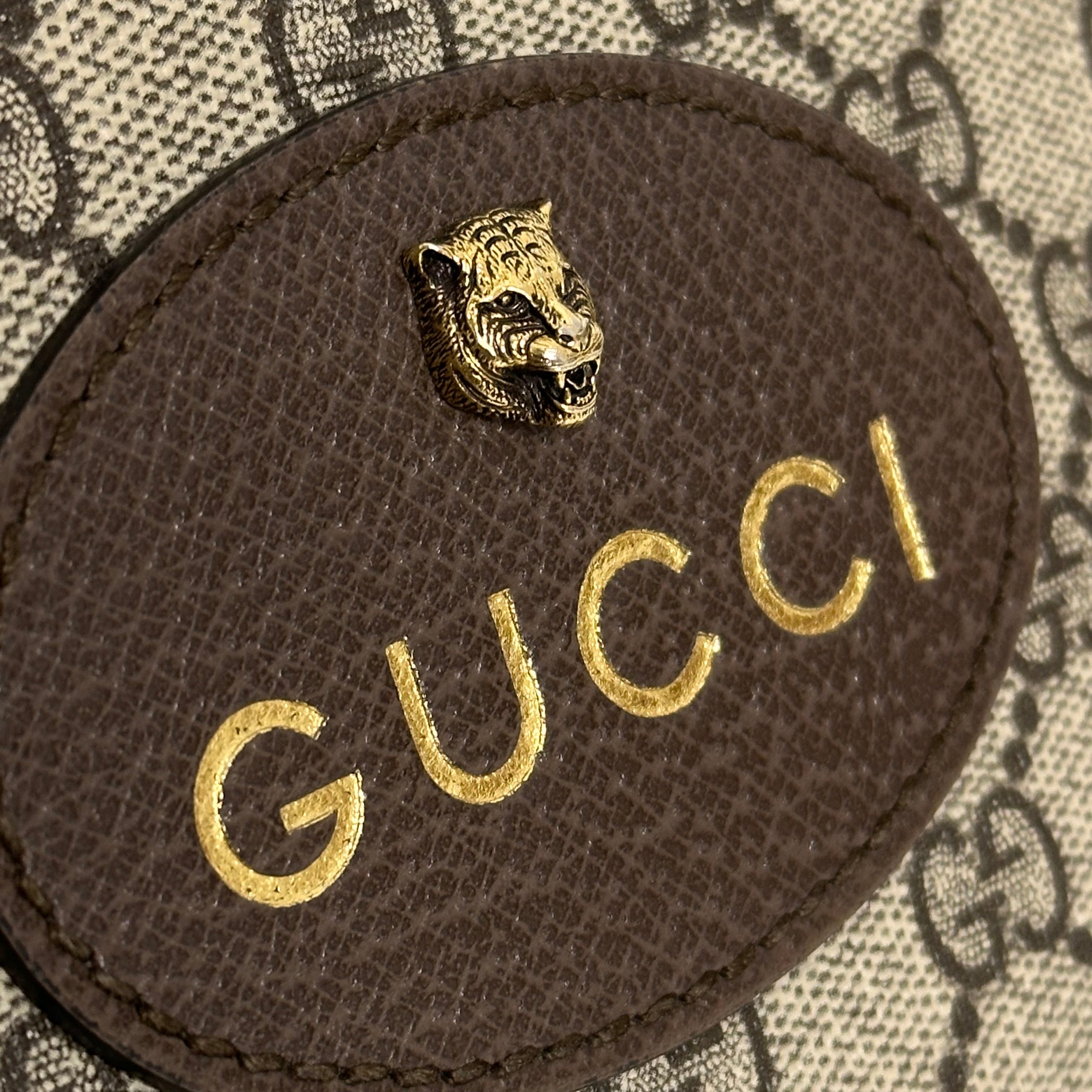 Neo Vintage GG Supreme Messenger Bag
