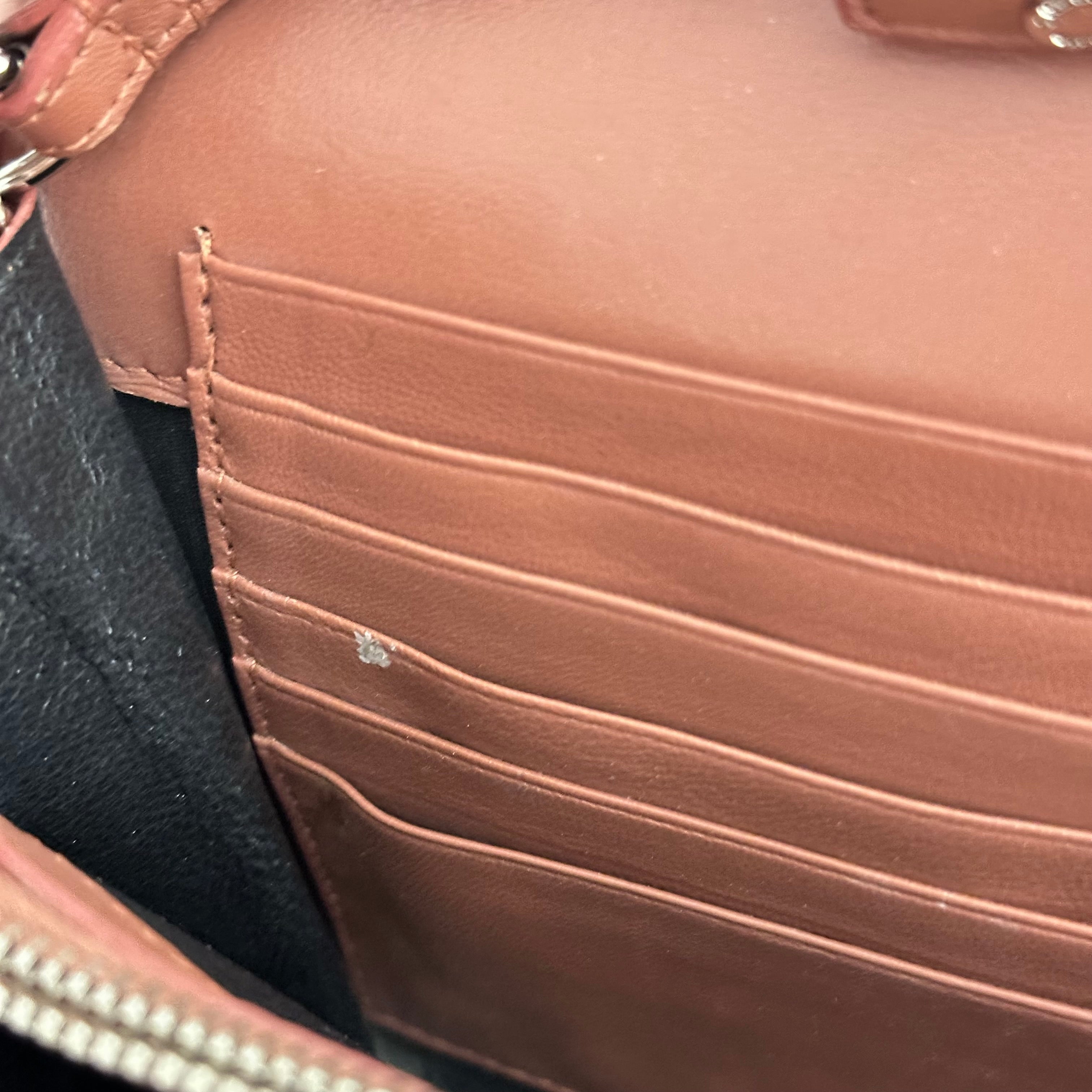Kate Chain on Wallet
