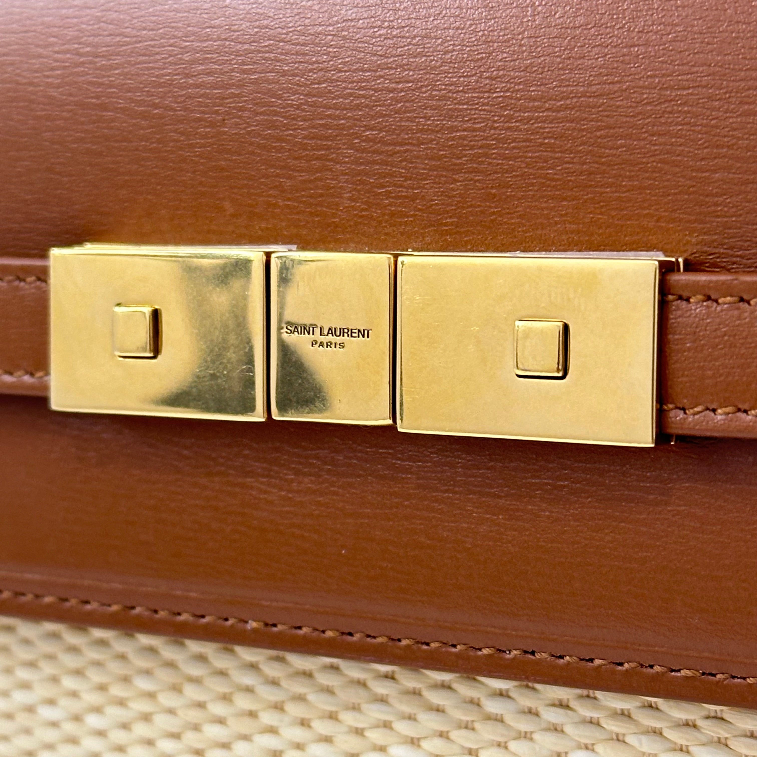 Medium Manhattan Shoulder Bag