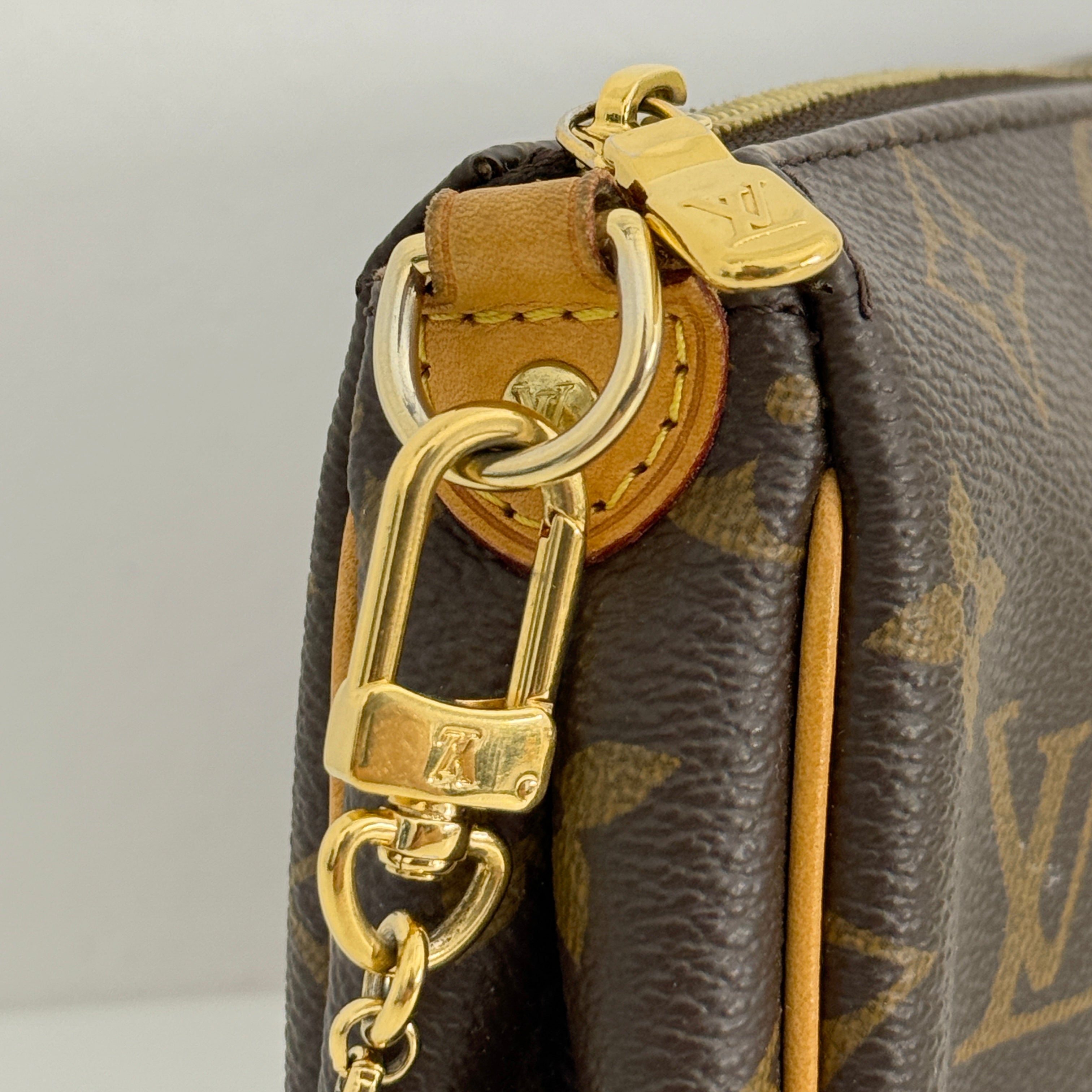 Monogram Pochette Eva