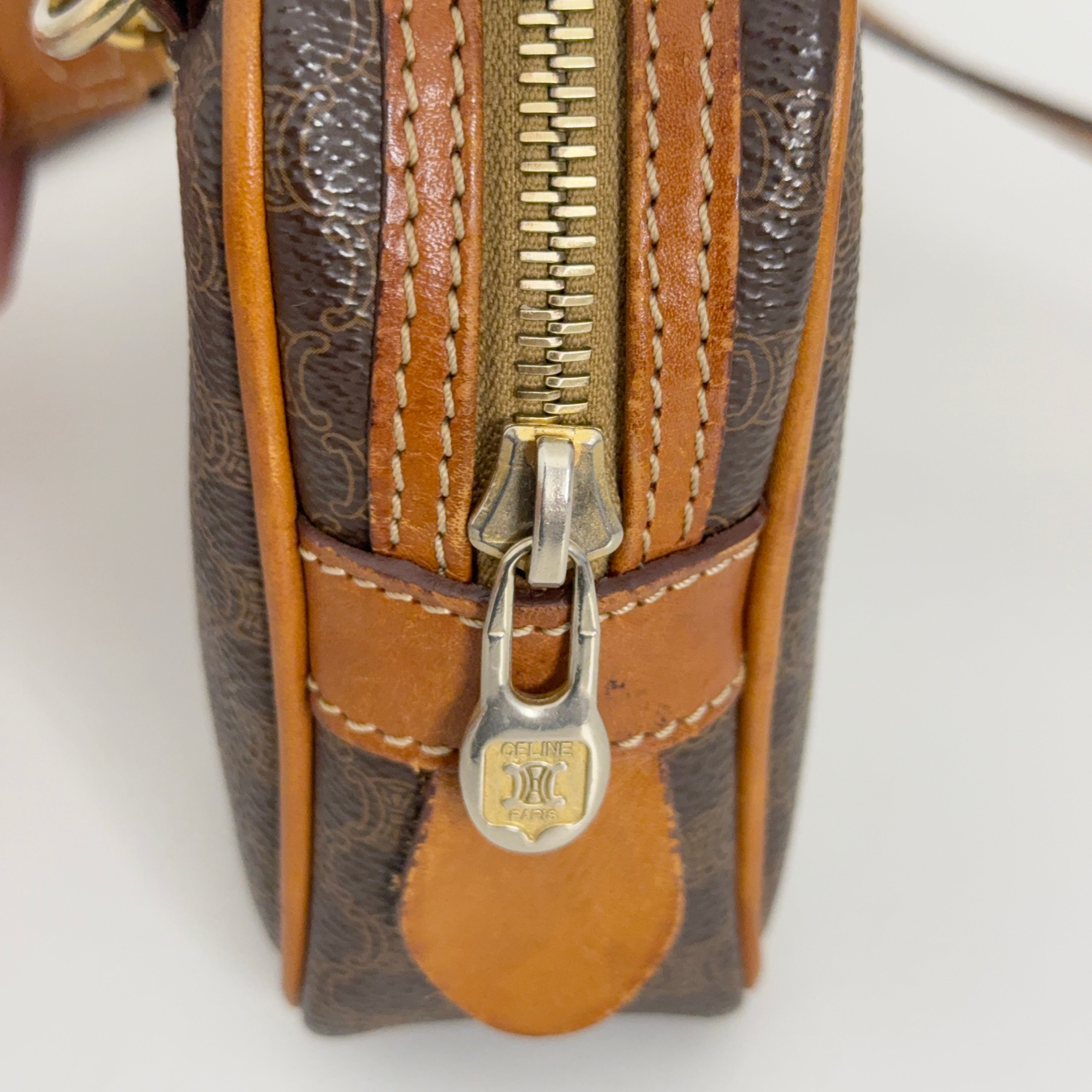 Macadam Crossbody