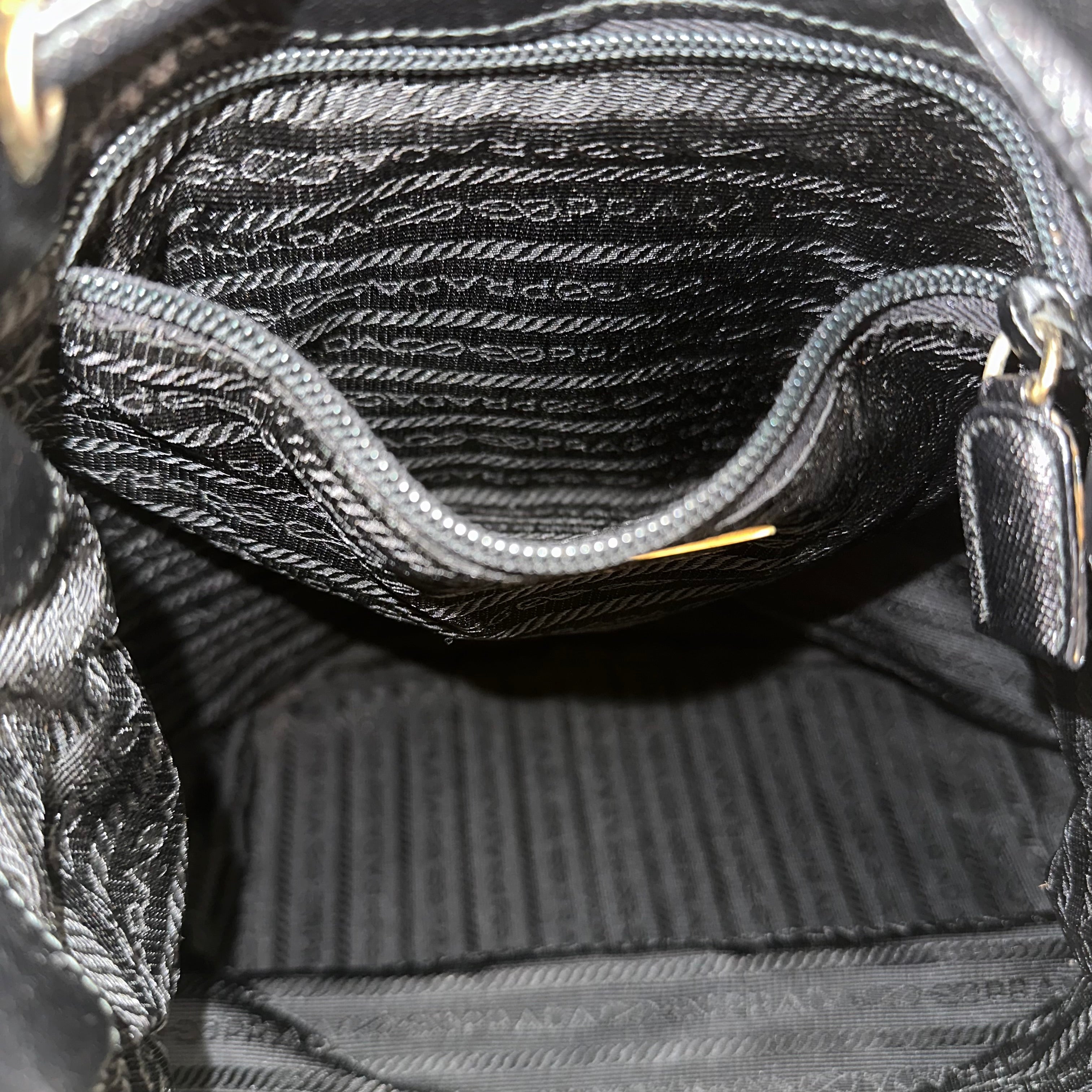 Nylon Tessuto Bucket Bag