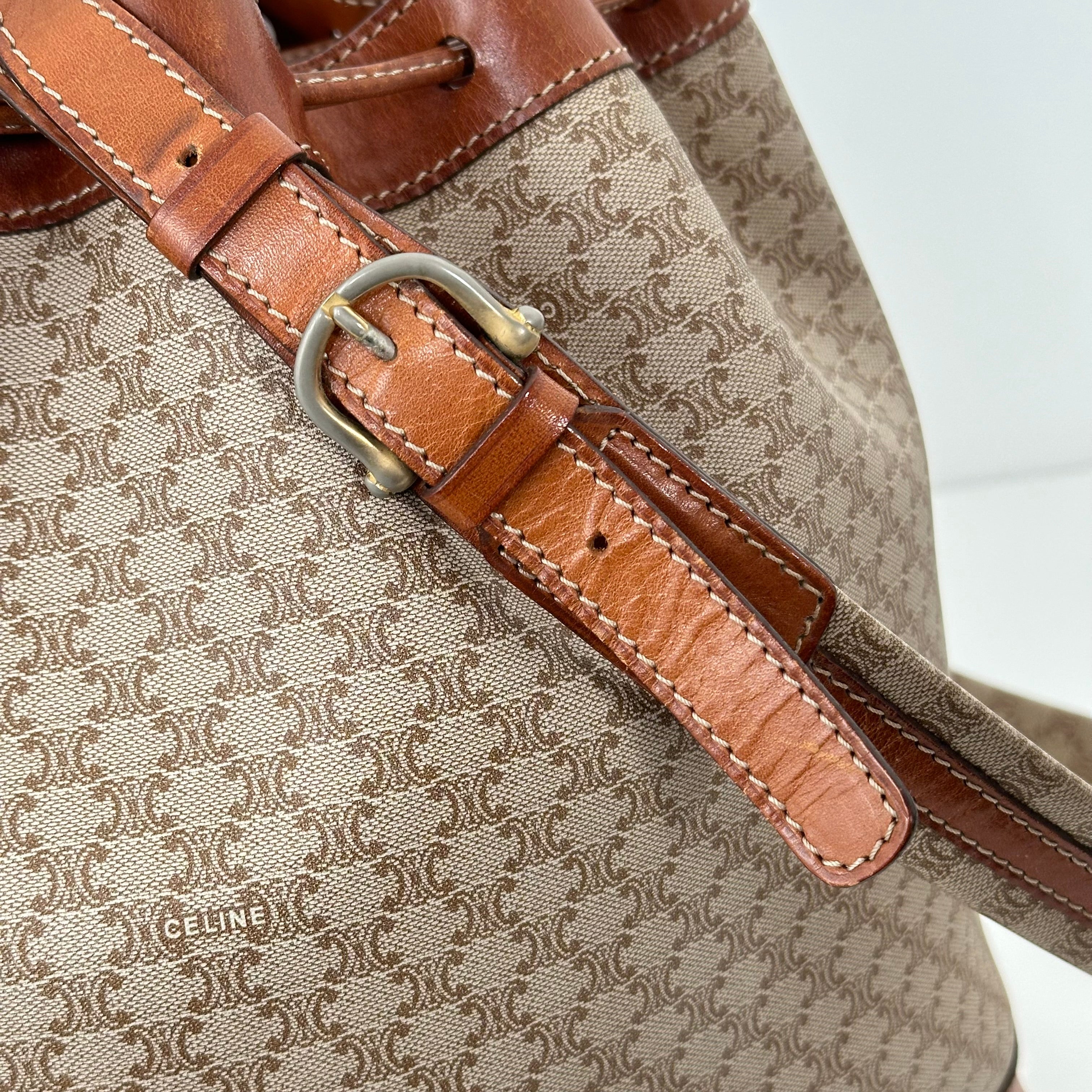Light Macadem Bucket Bag