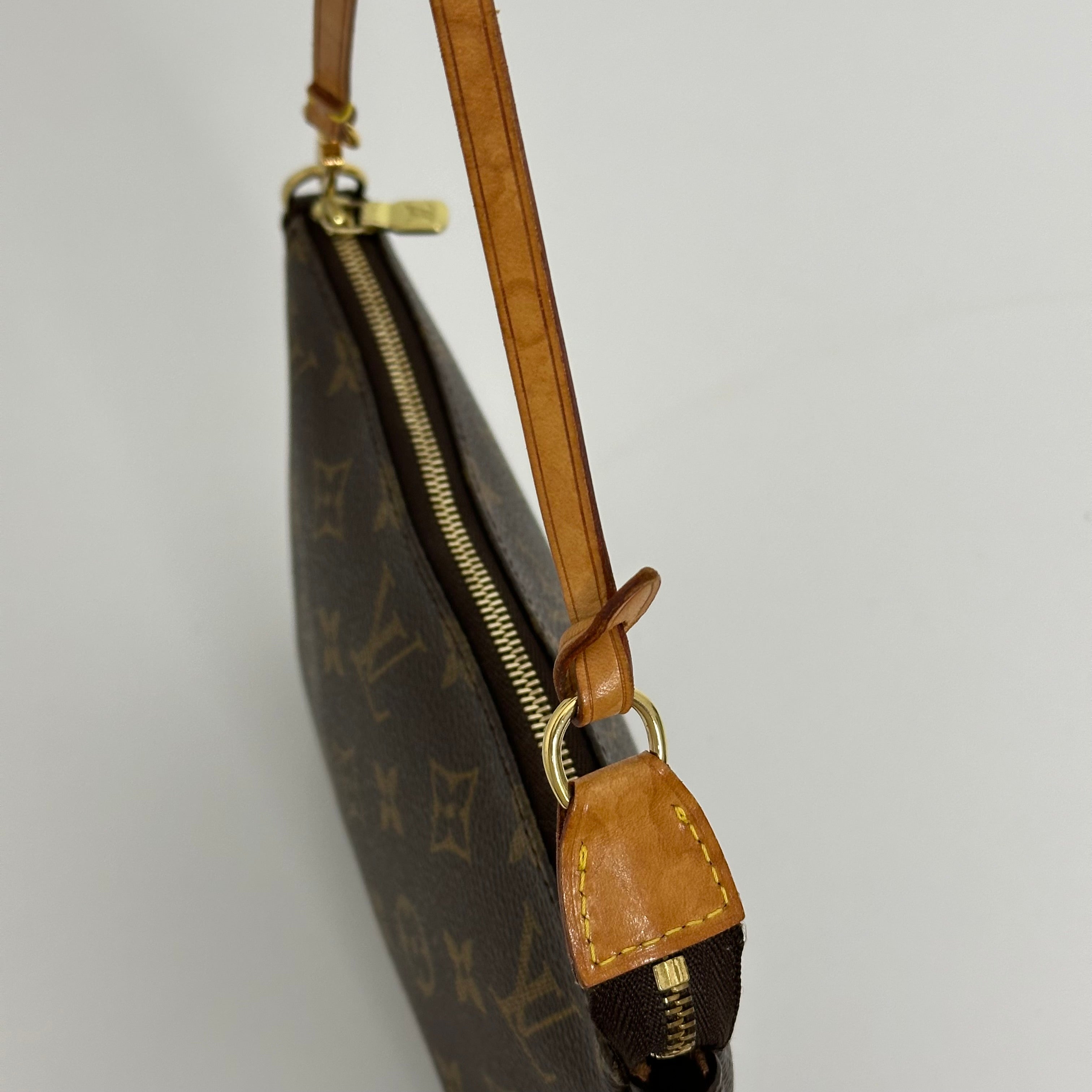 Pochette Accessories