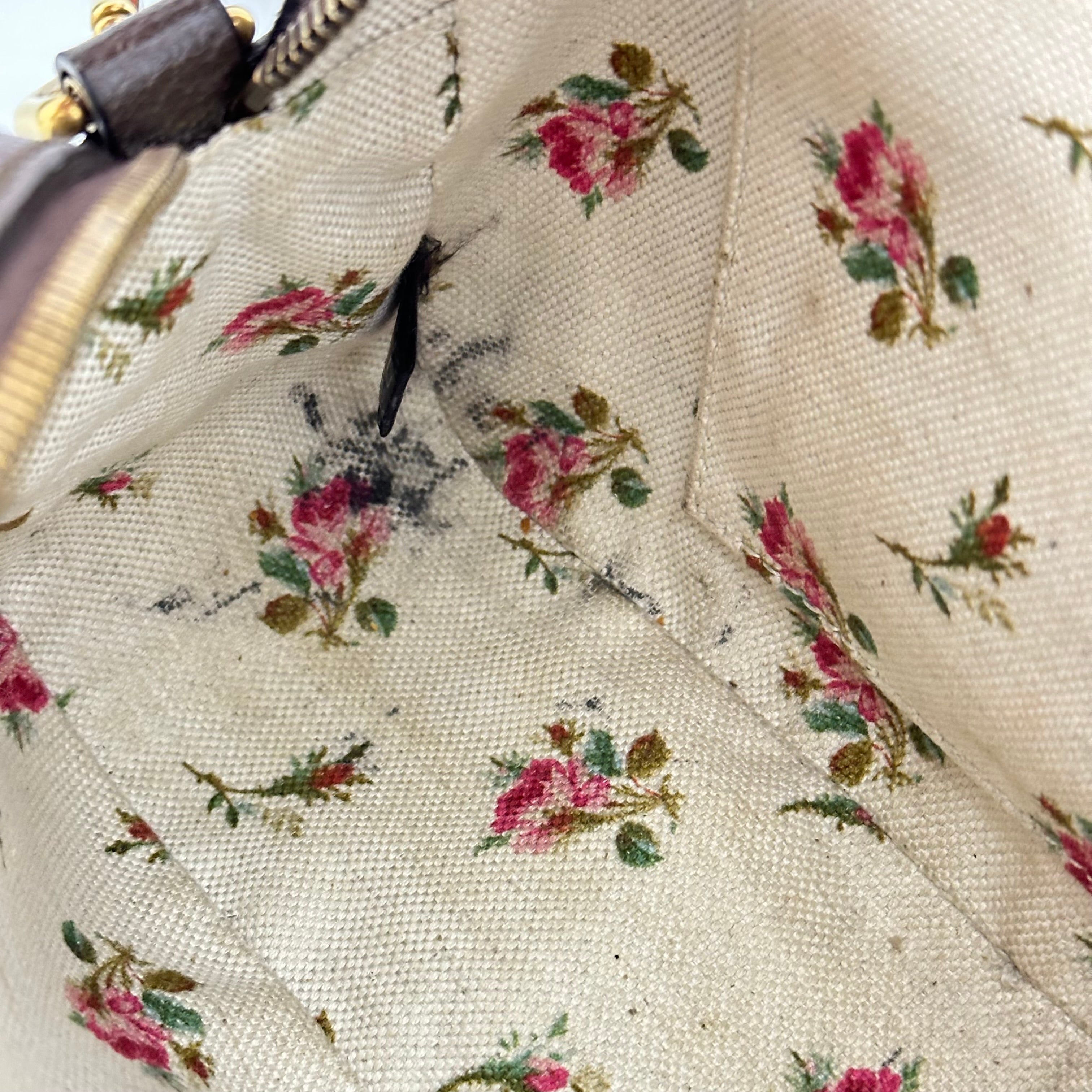 Neo Vintage GG Supreme Messenger Bag