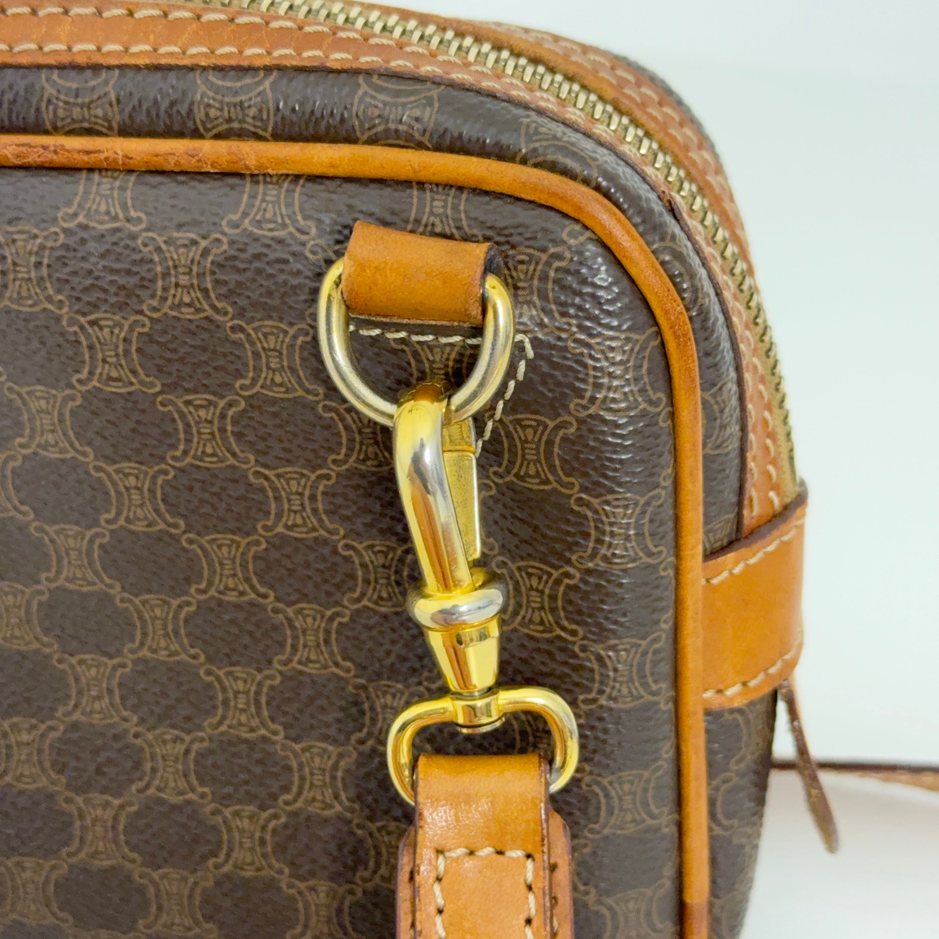 Macadam Crossbody