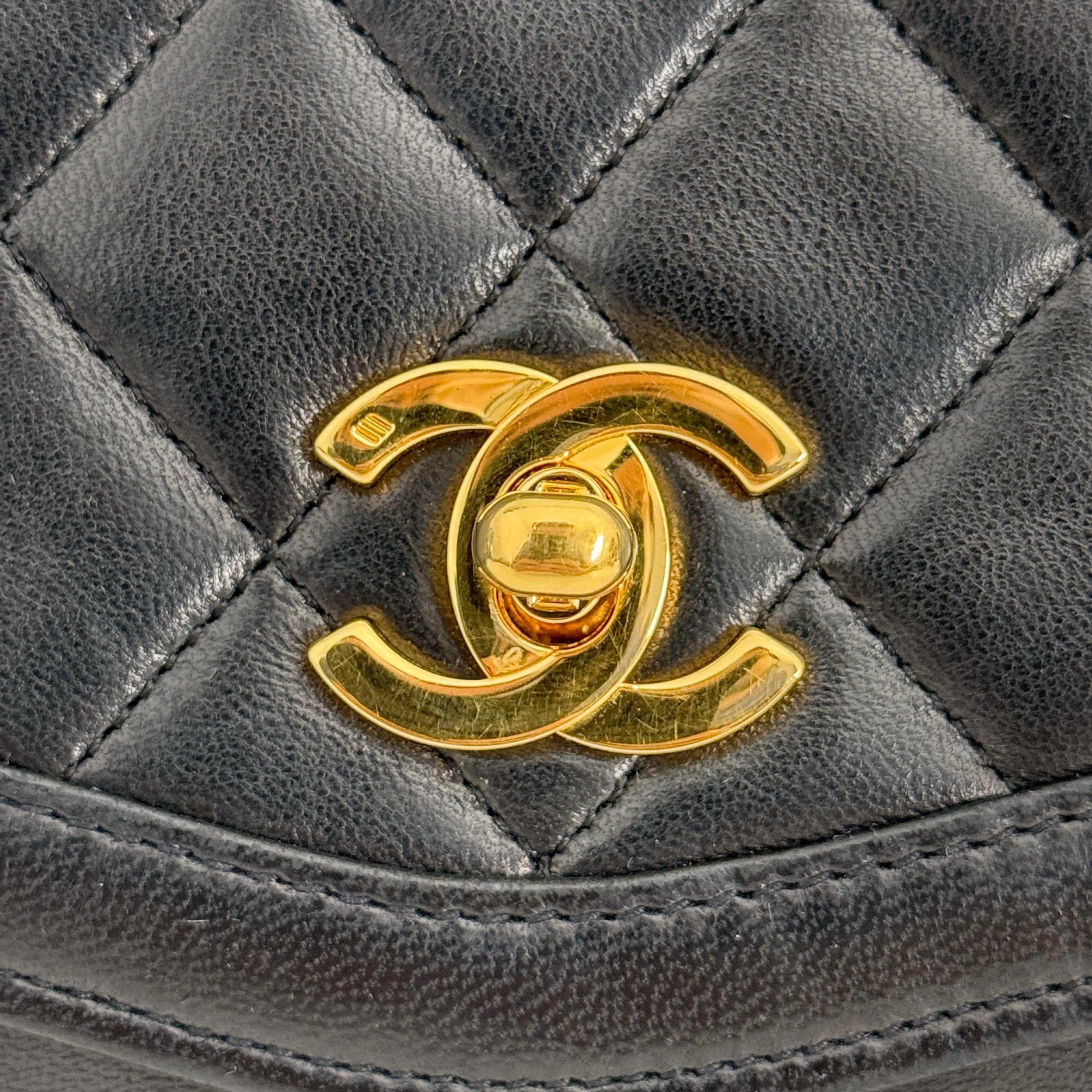 Quilted Wave Single Flap