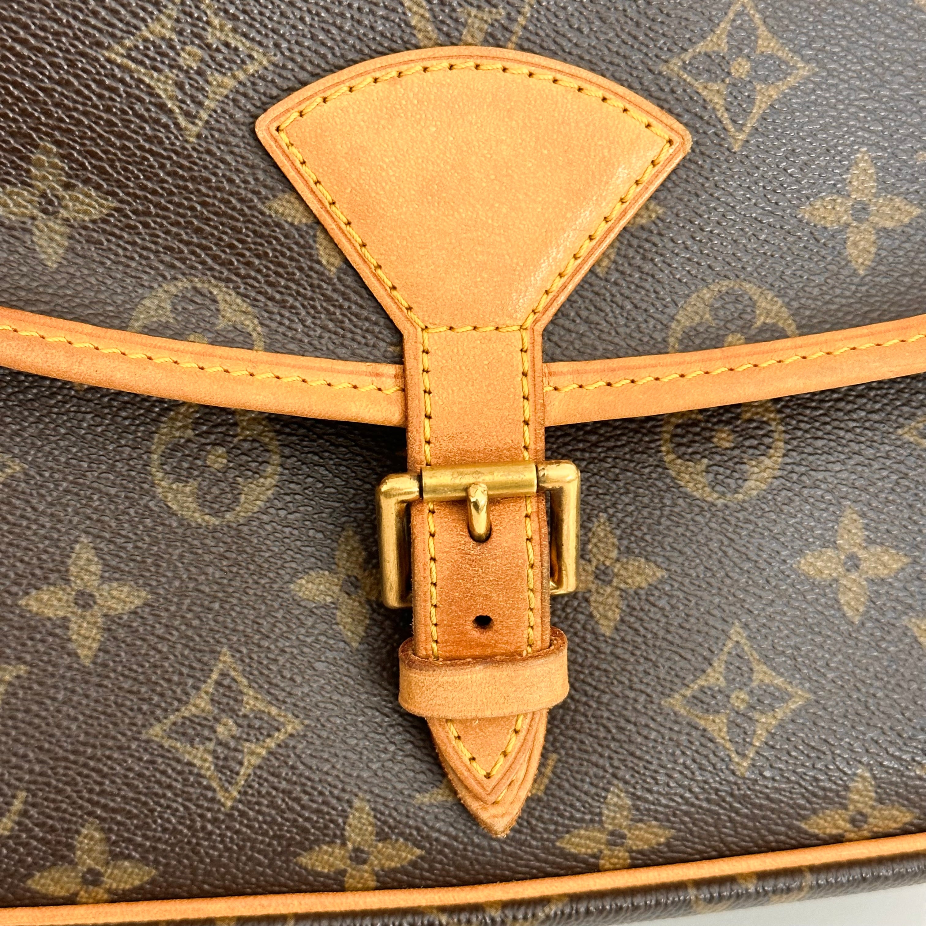 Monogram Sologne