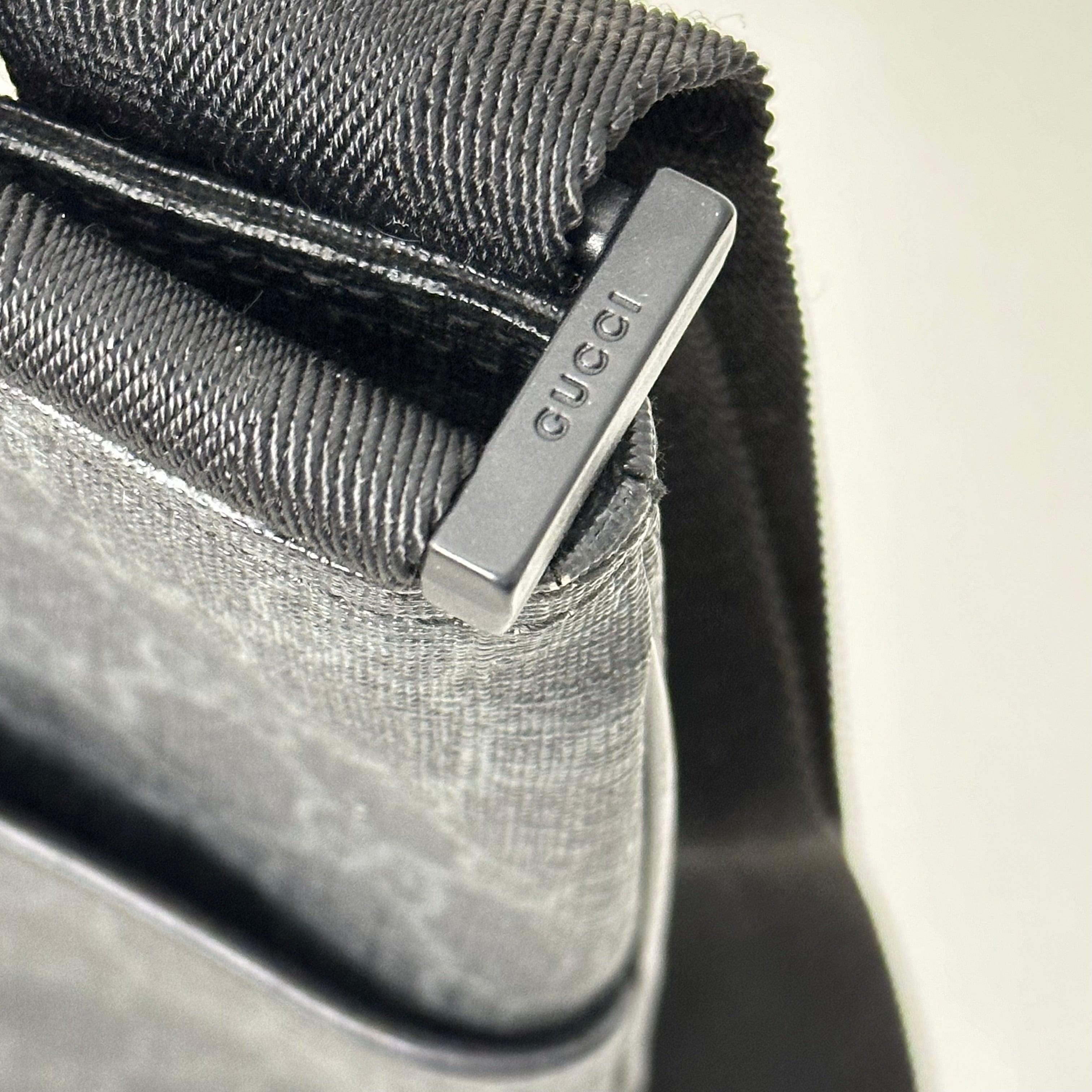 GG Supreme Messenger Bag