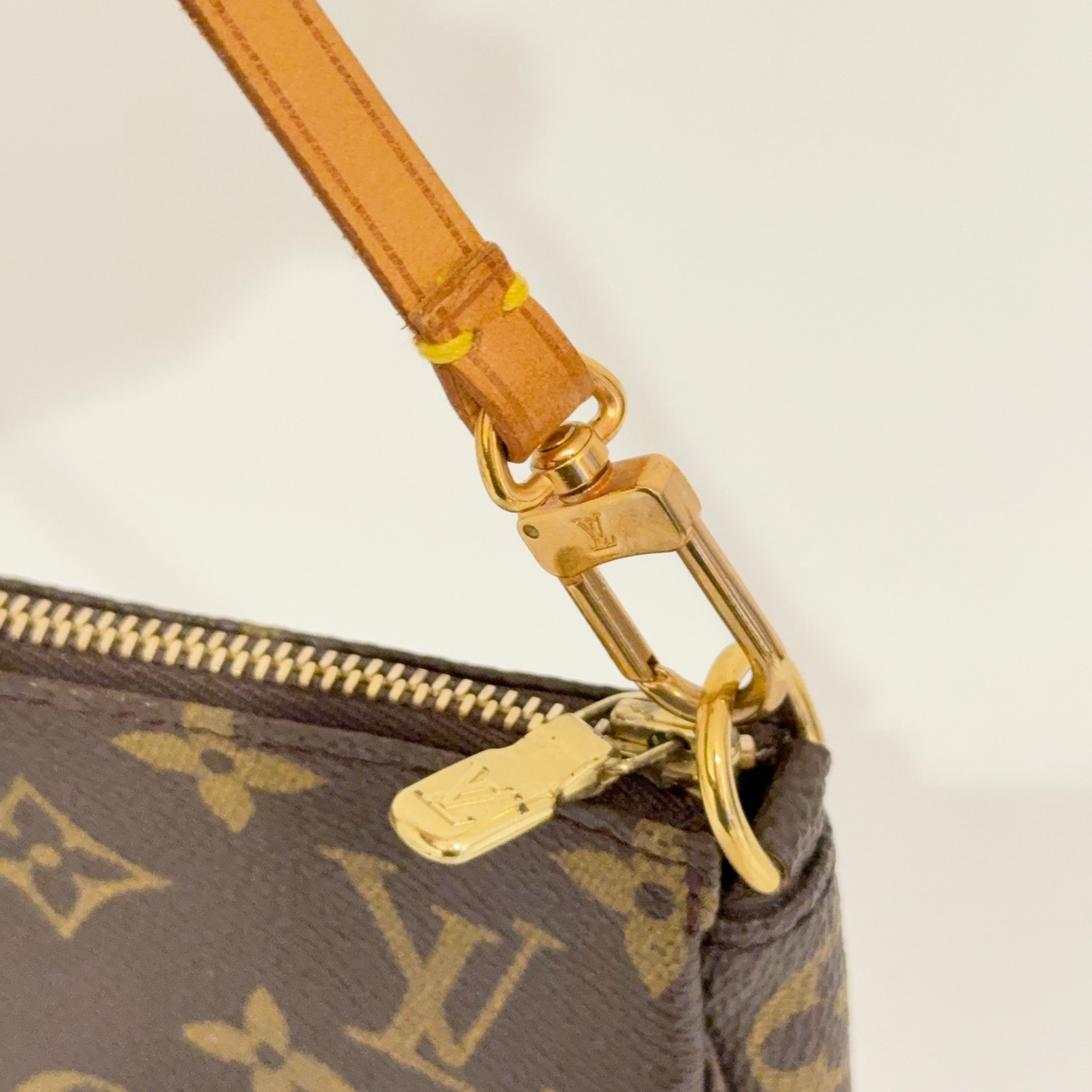 Pochette Accessories