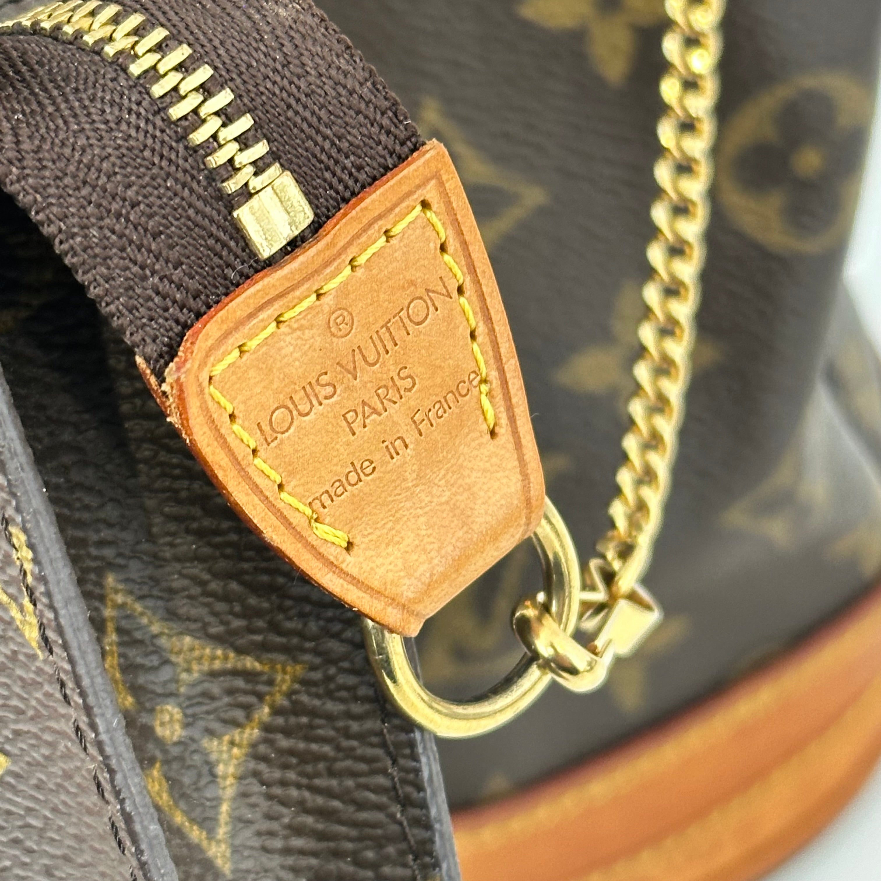 Marais Bucket Bag w/ Pouch
