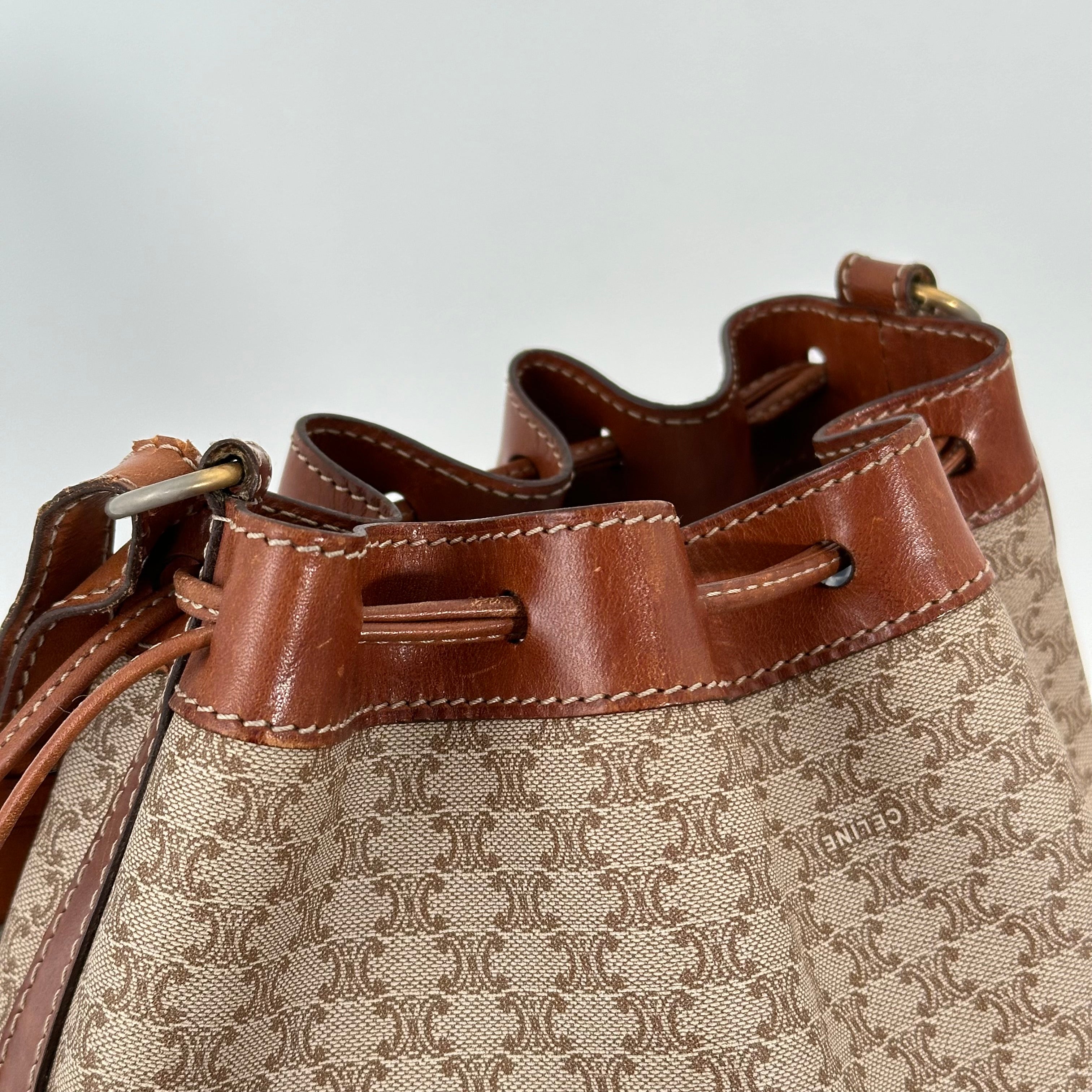 Light Macadem Bucket Bag
