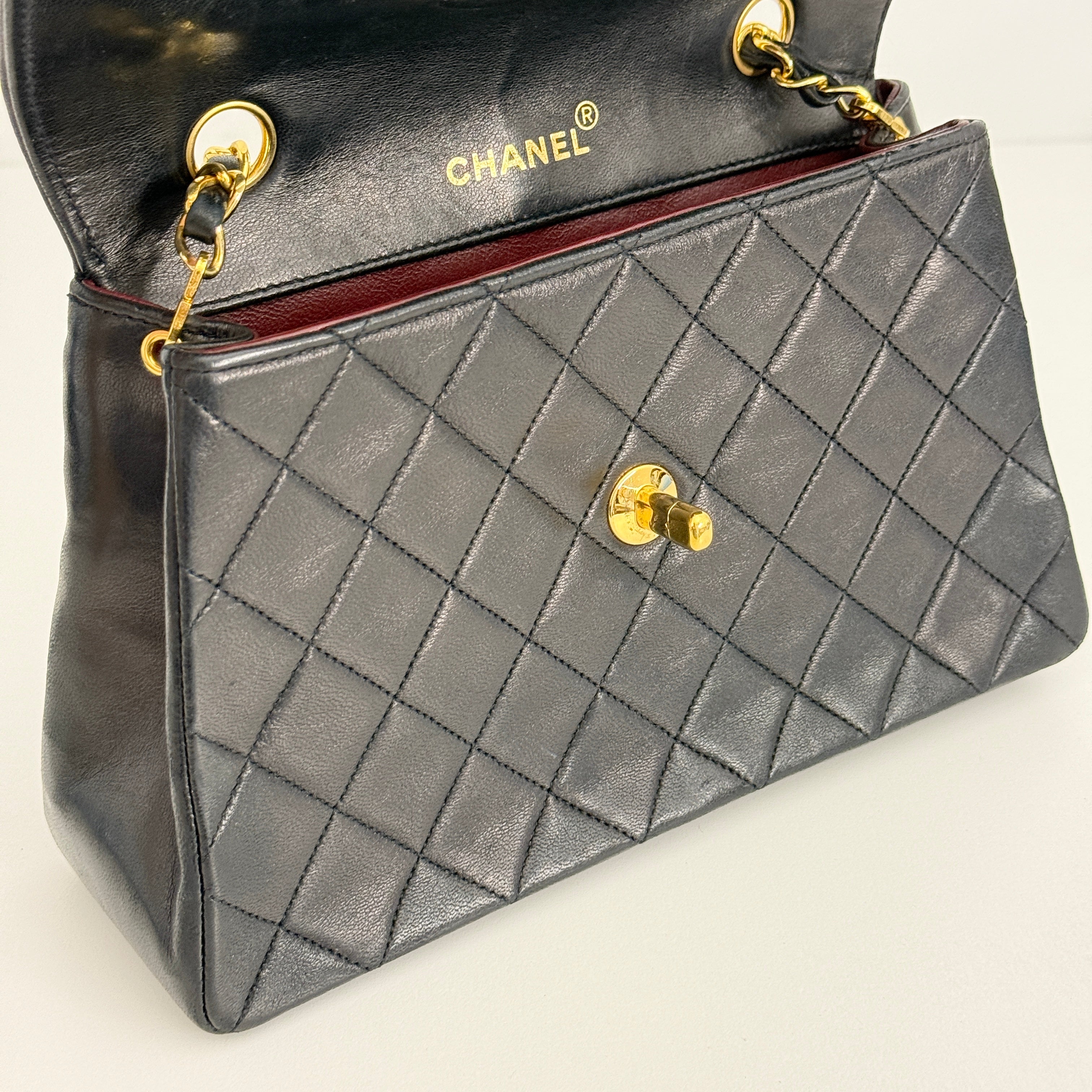 Quilted Wave Single Flap