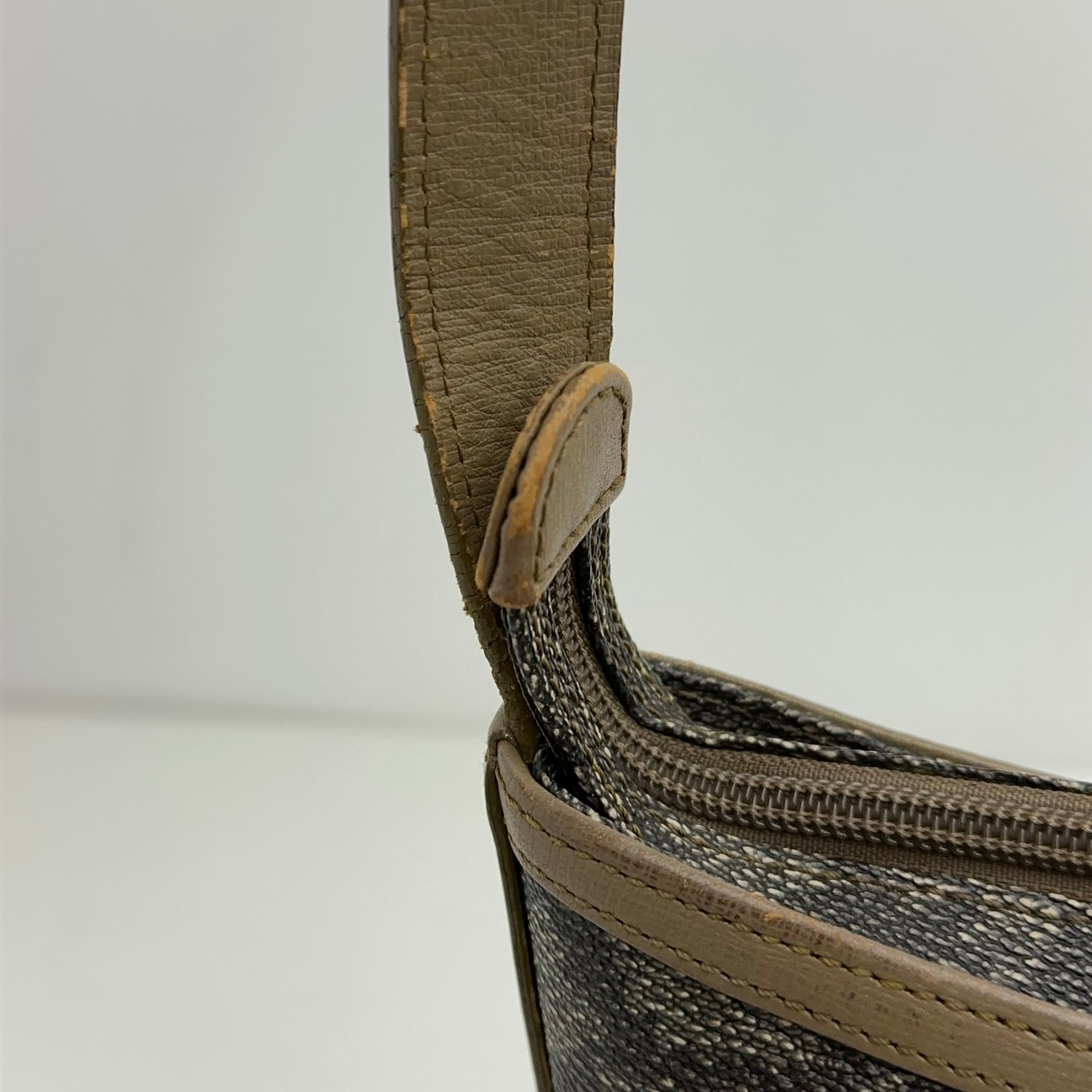 Giraffe Crossbody