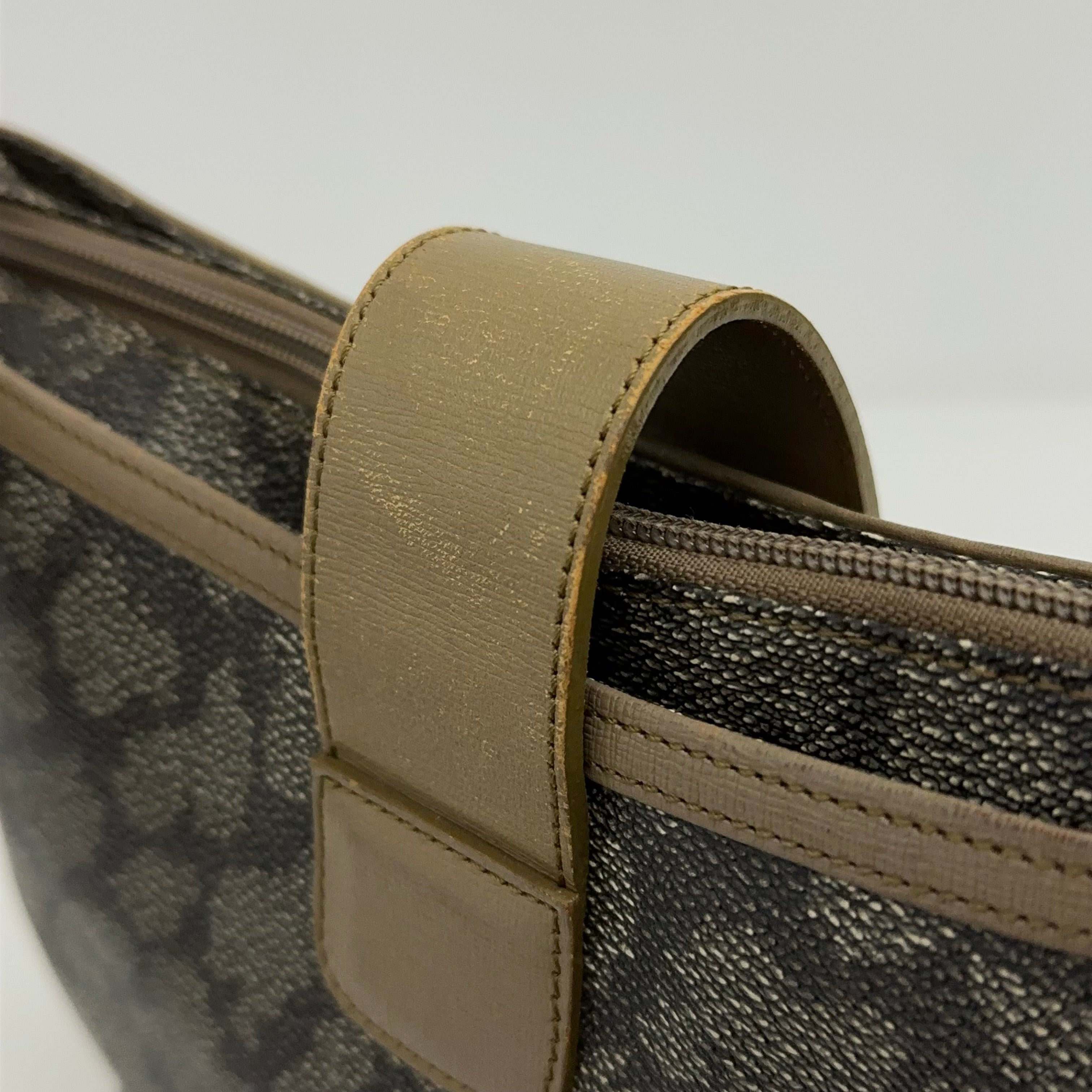 Giraffe Crossbody
