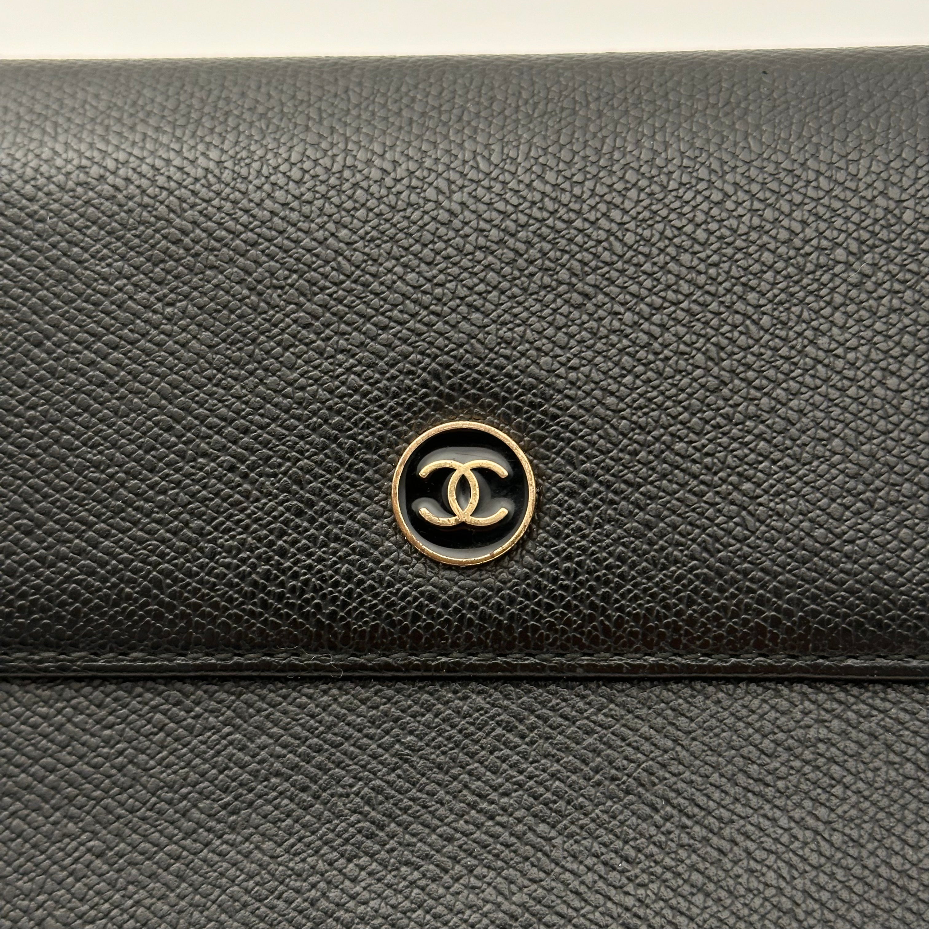 Vintage Double Snap Tri-Fold Wallet