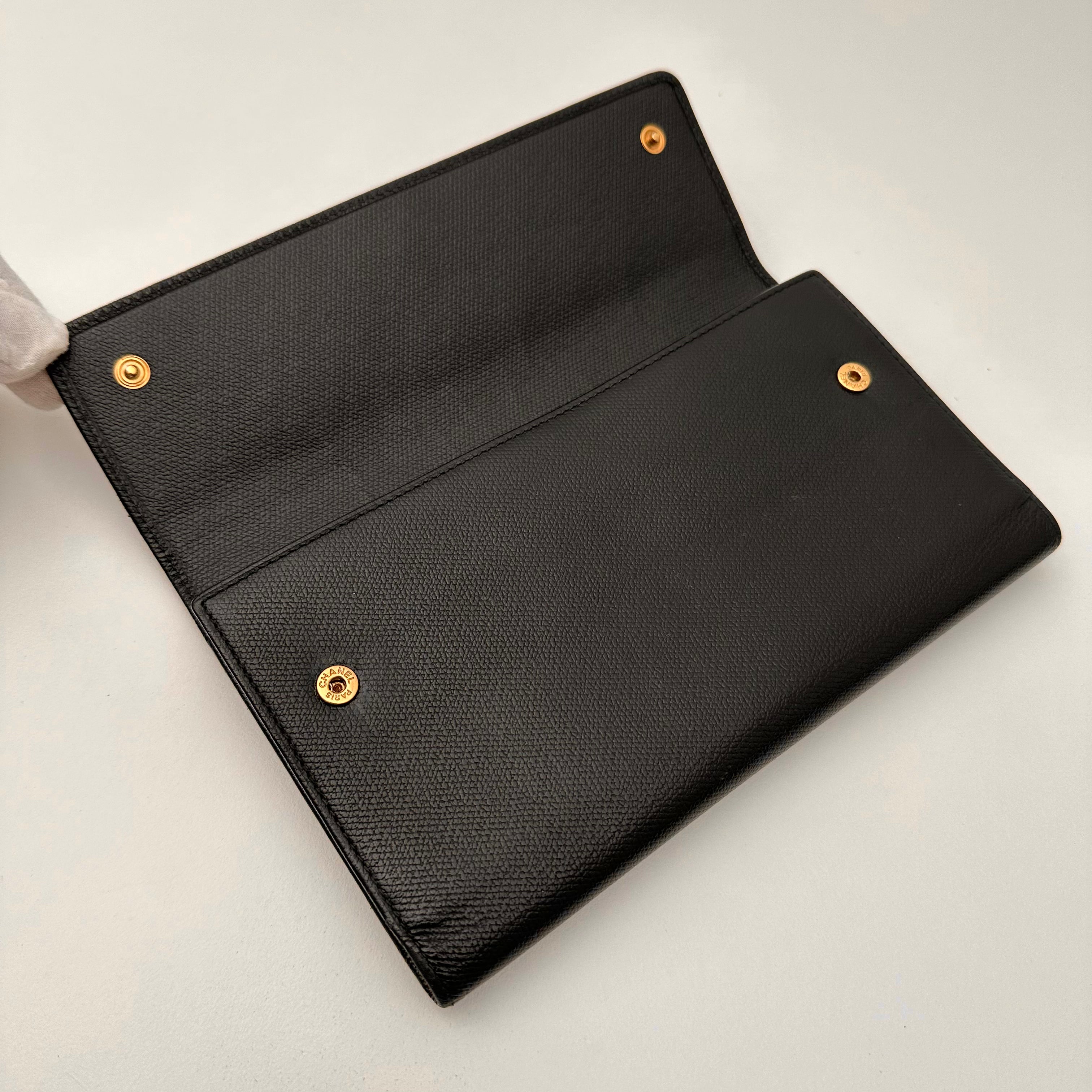 Vintage Double Snap Tri-Fold Wallet