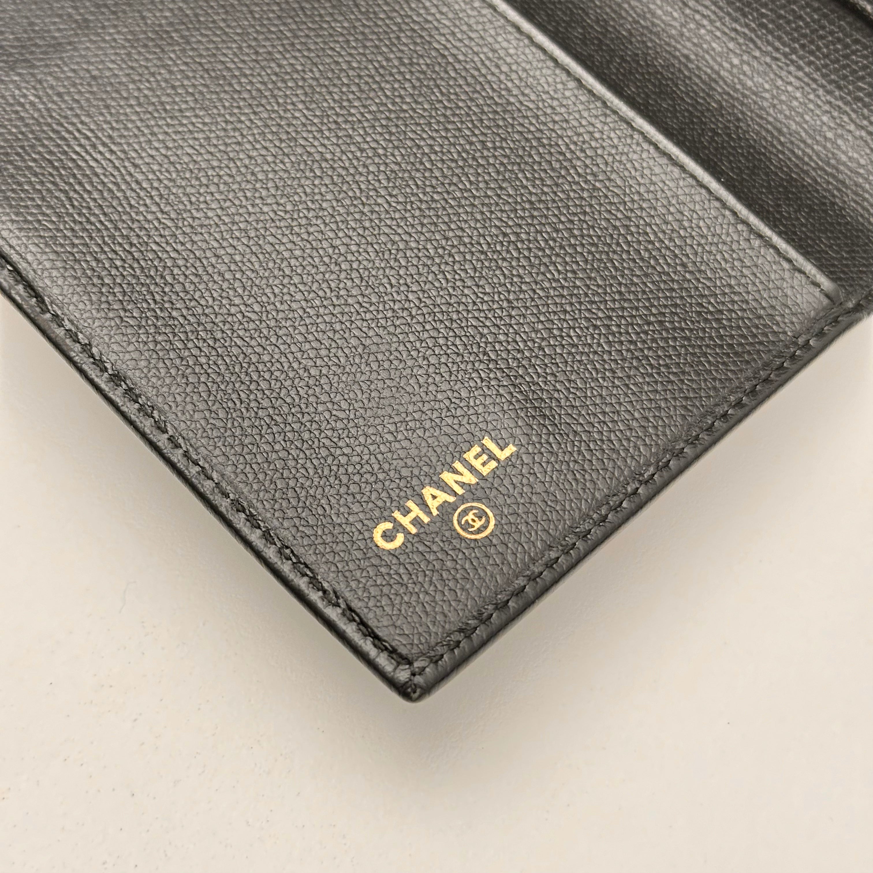 Vintage Double Snap Tri-Fold Wallet