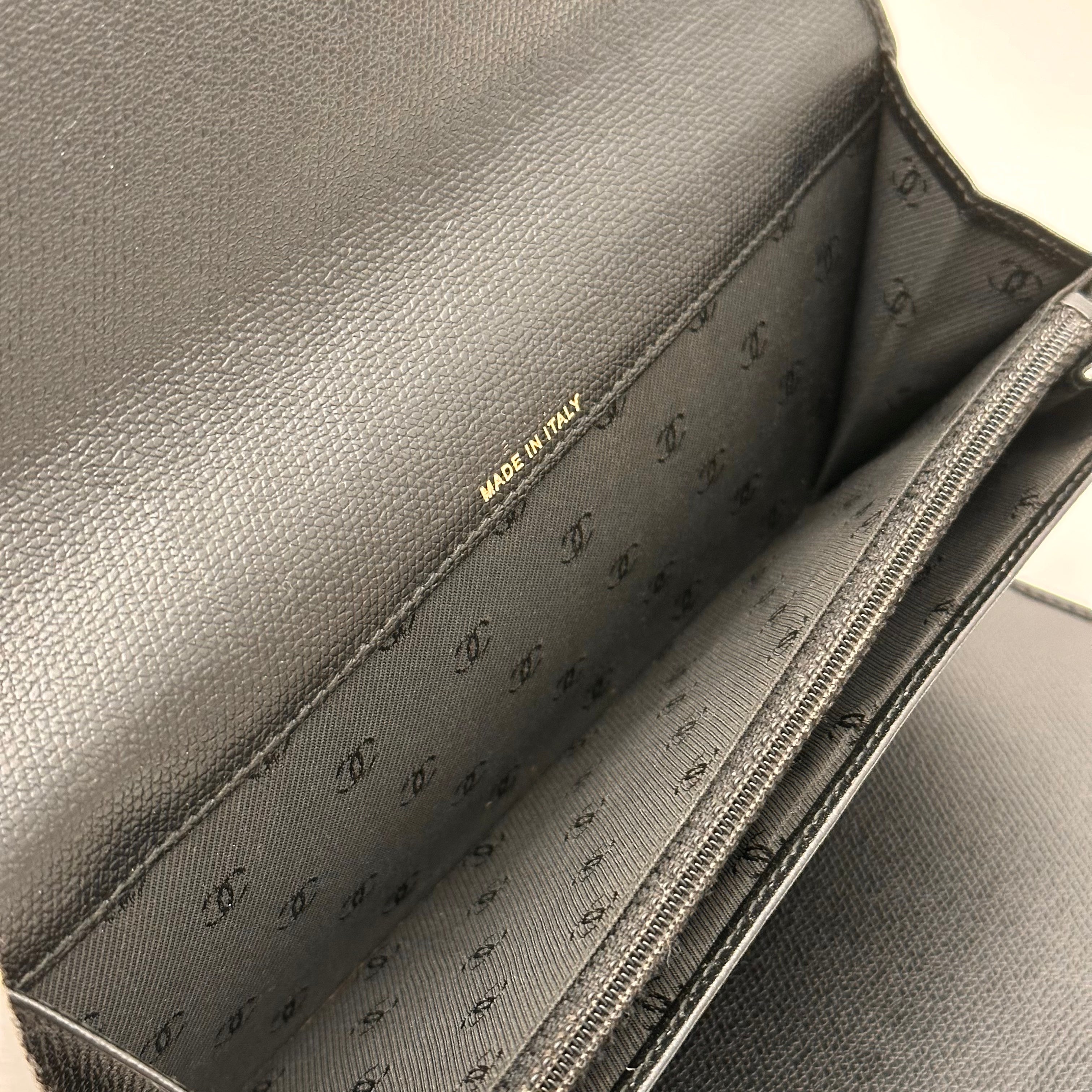 Vintage Double Snap Tri-Fold Wallet