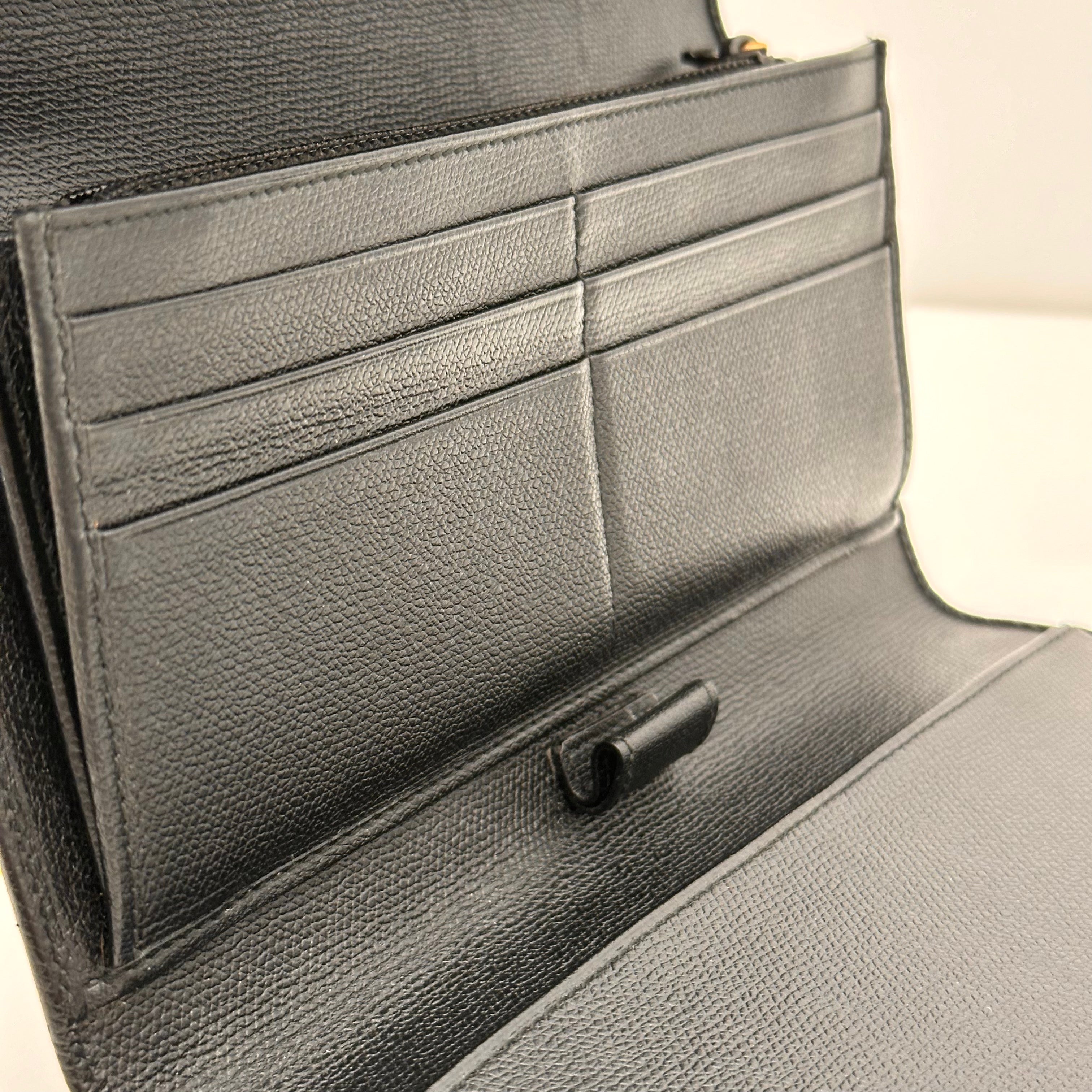 Vintage Double Snap Tri-Fold Wallet
