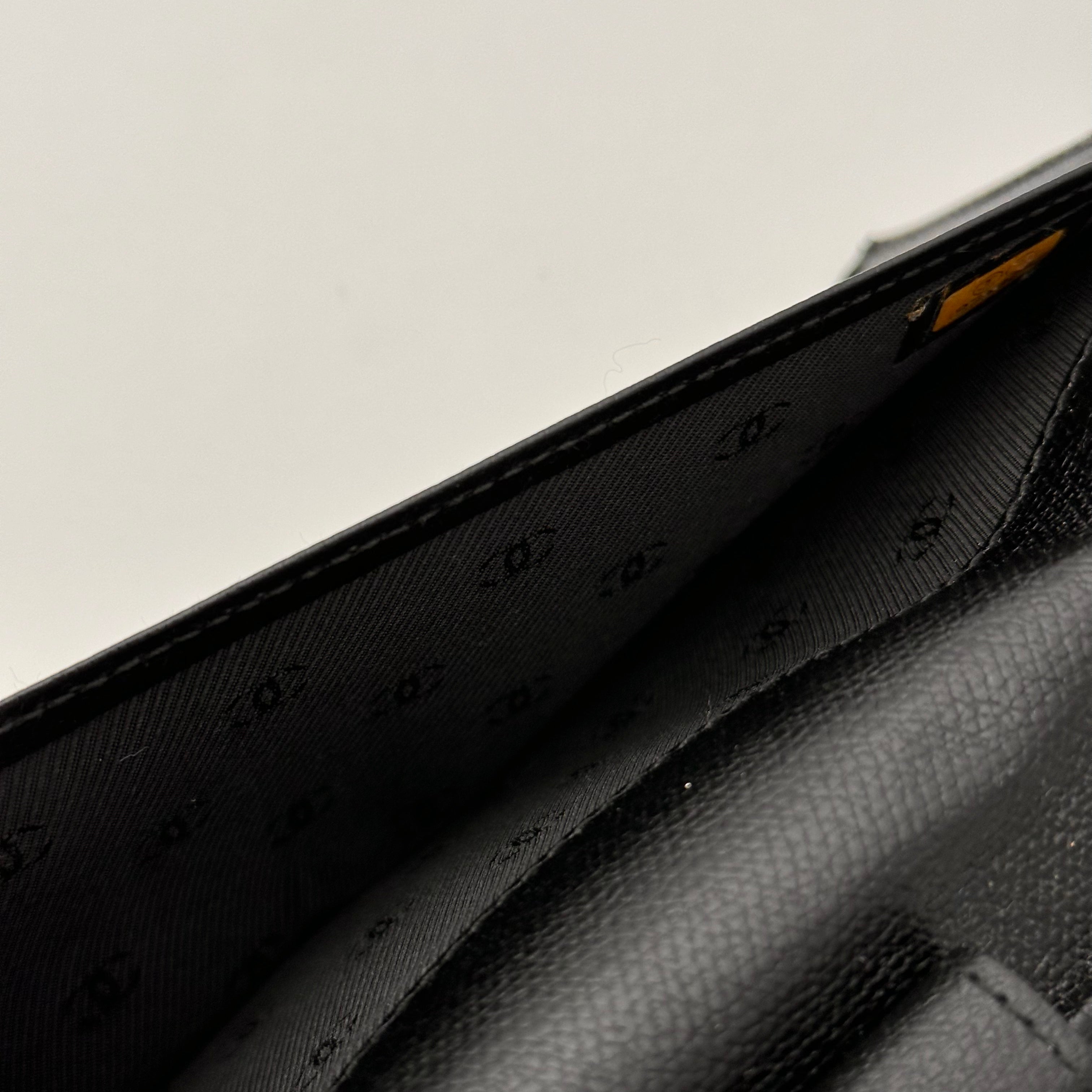 Vintage Double Snap Tri-Fold Wallet