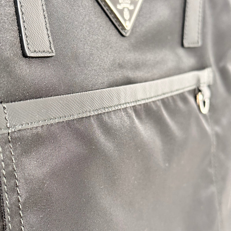 Medium Nylon Tessuto Tote