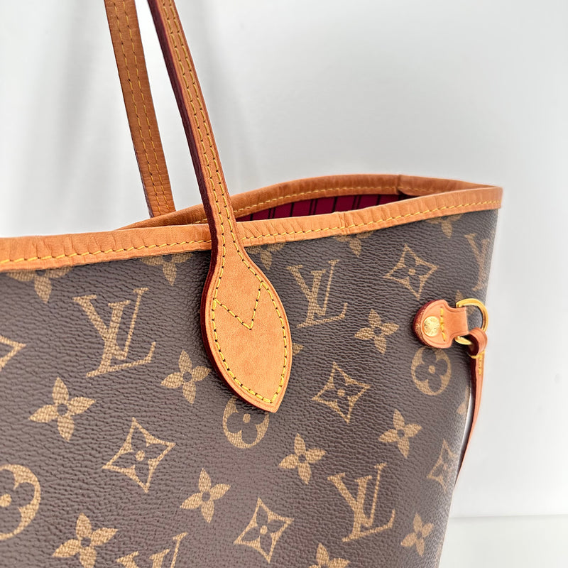 The Neverfull bag is infamous for its leather aging and cracking