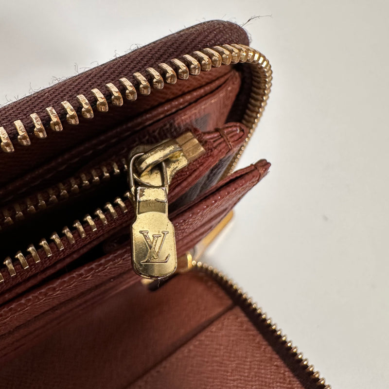 Zippy Organizer