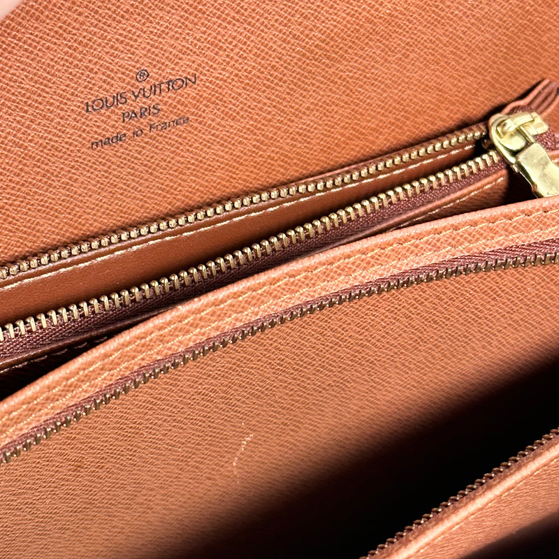 Monogram Courcelles