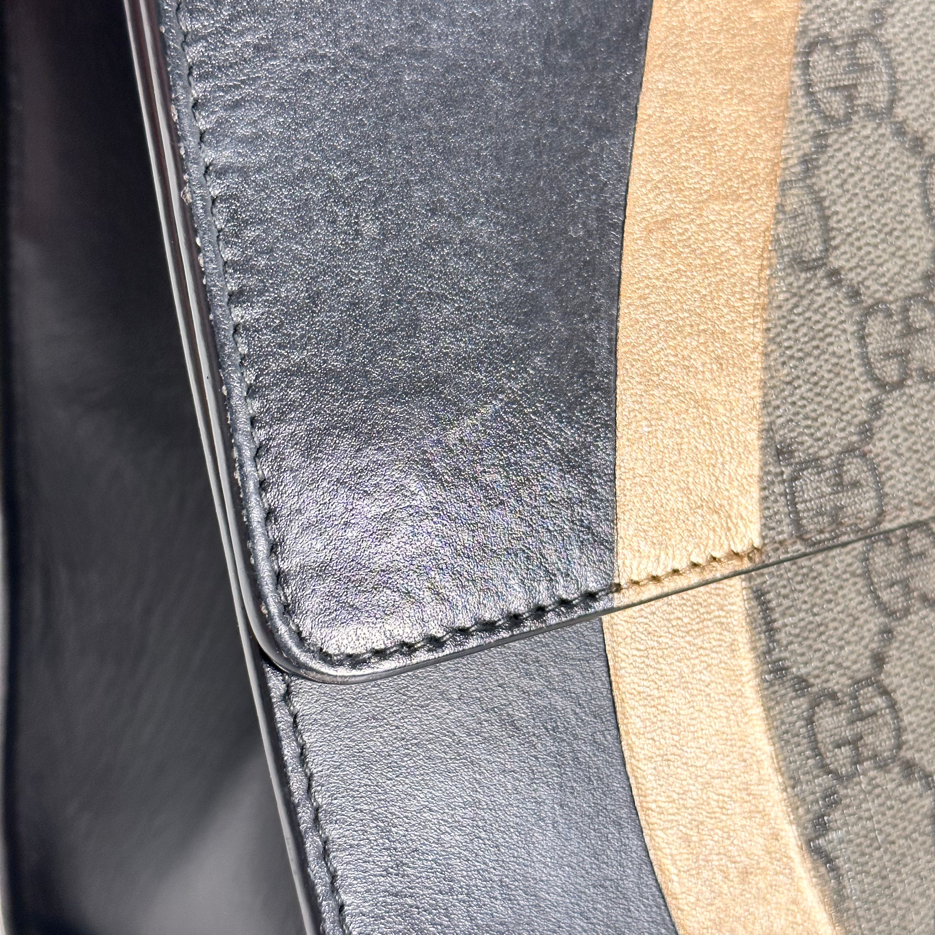 GG Padlock Shoulder Bag