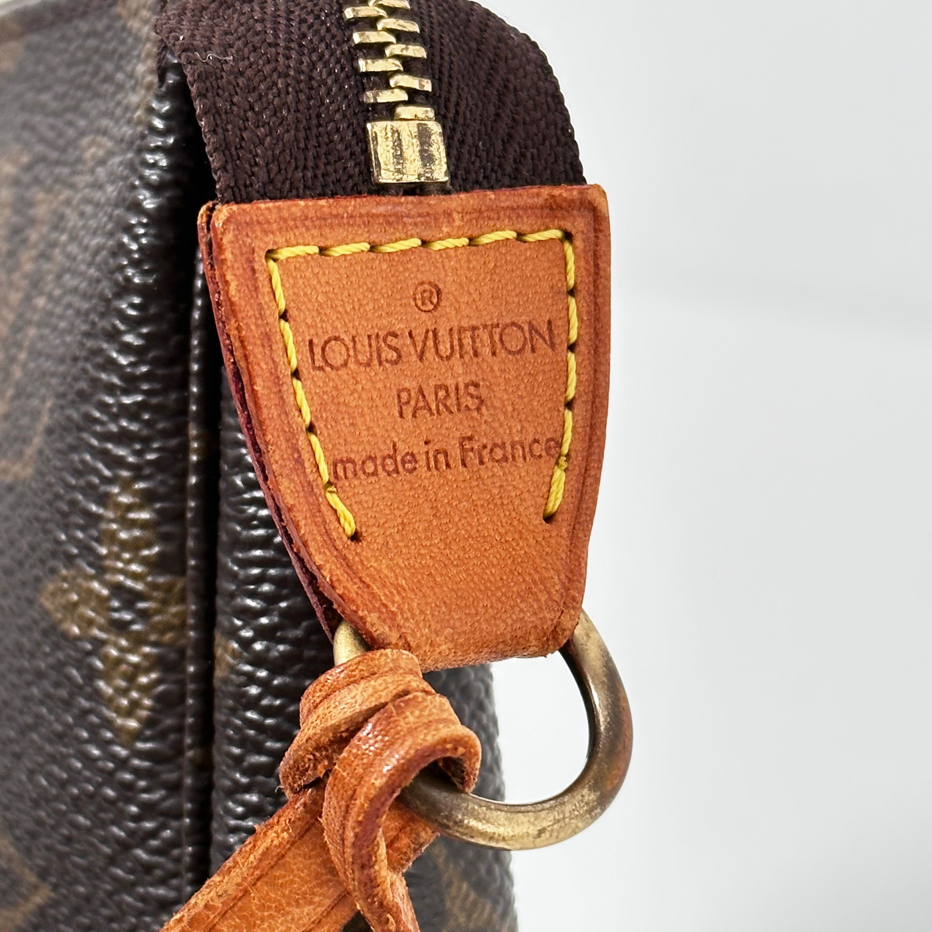 Pochette Accessories