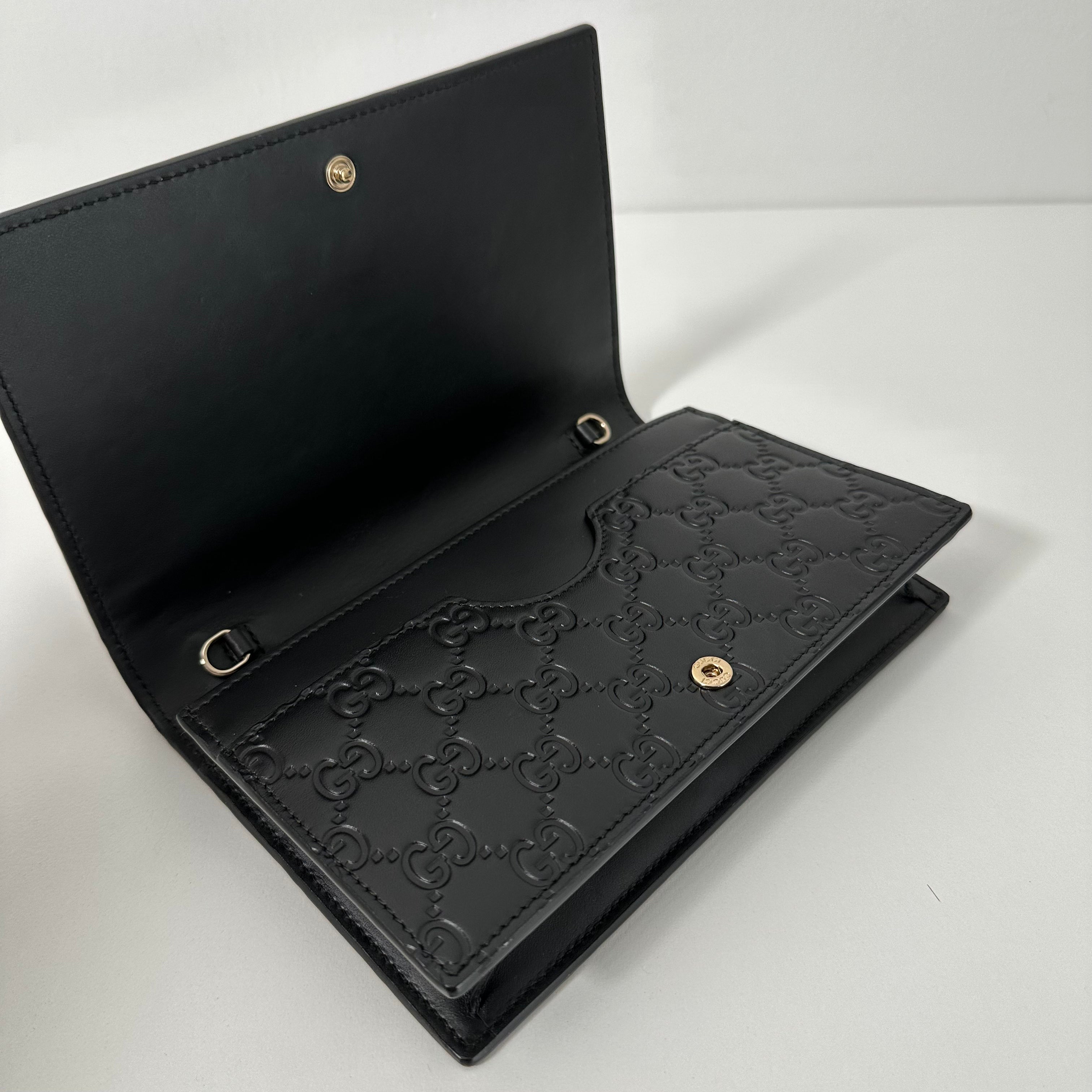 Guccissima Wallet on Chain