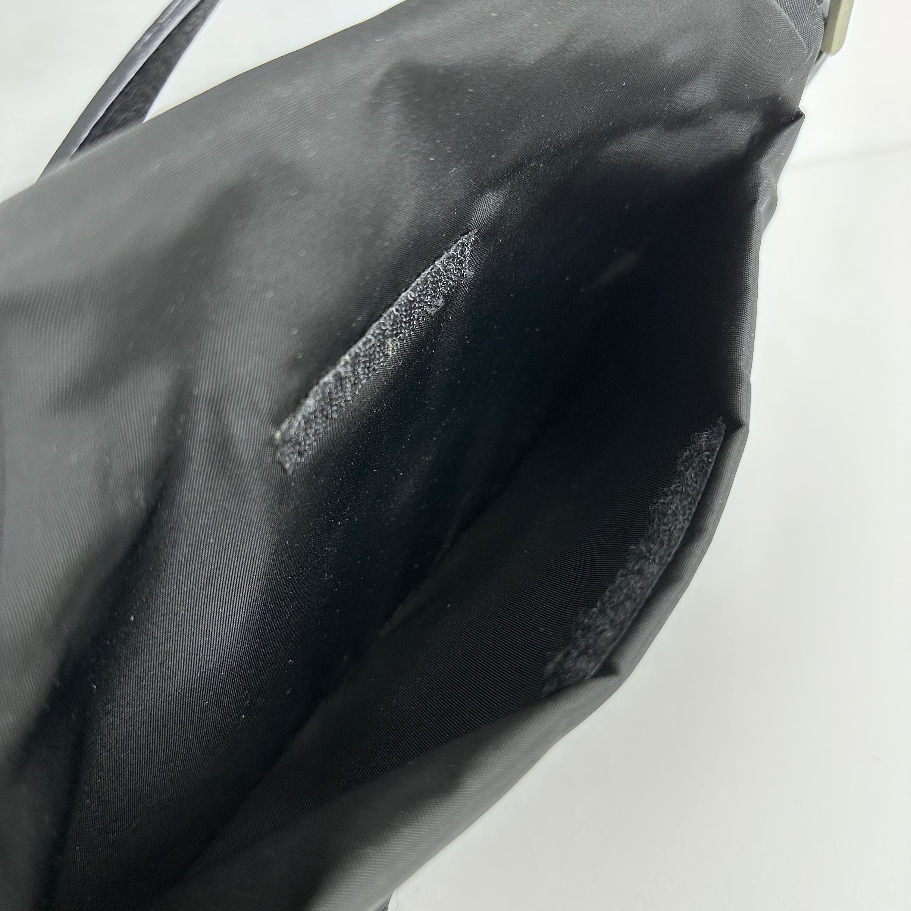 Nylon Tessuto Shoulder Bag