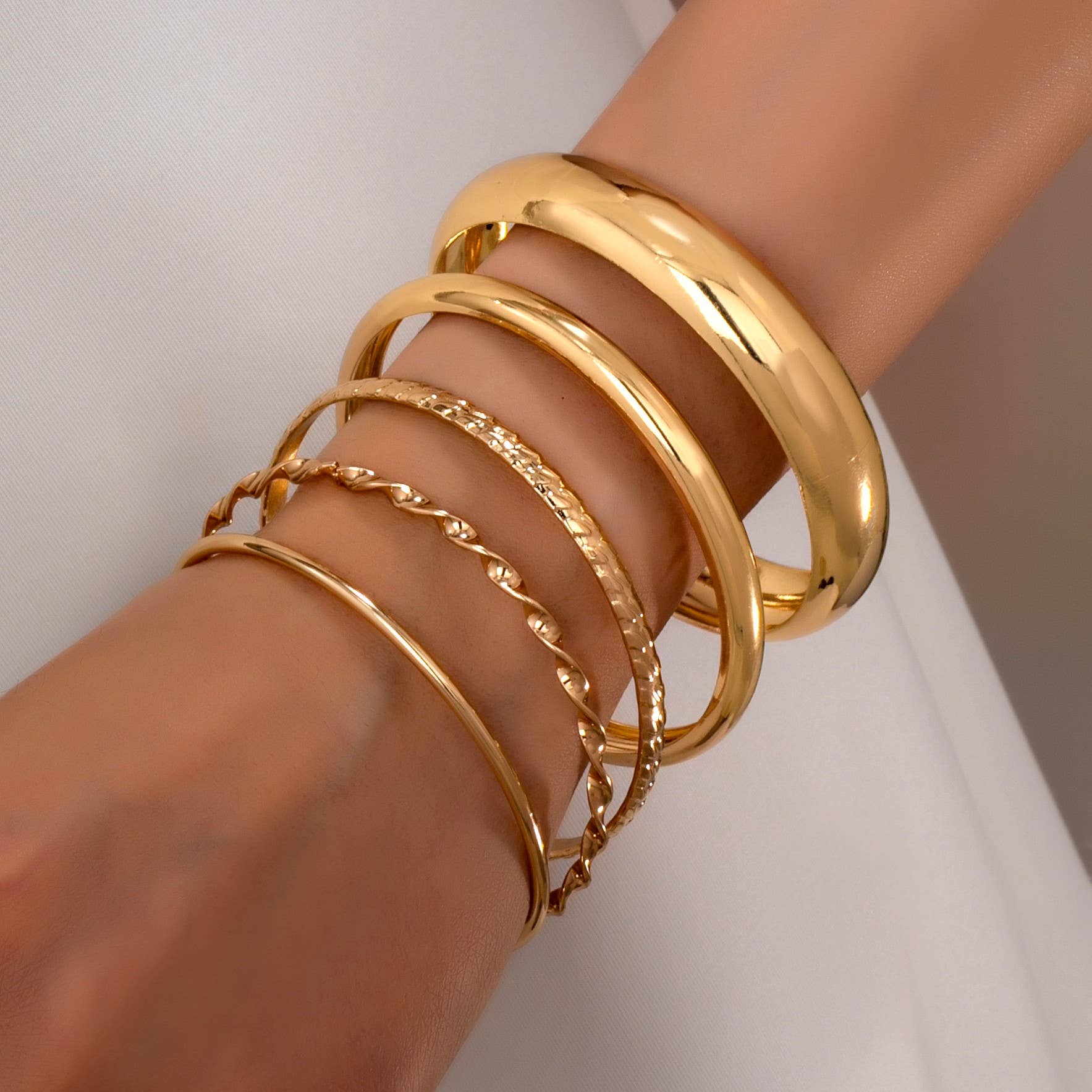 Gold Textured Bangle Set