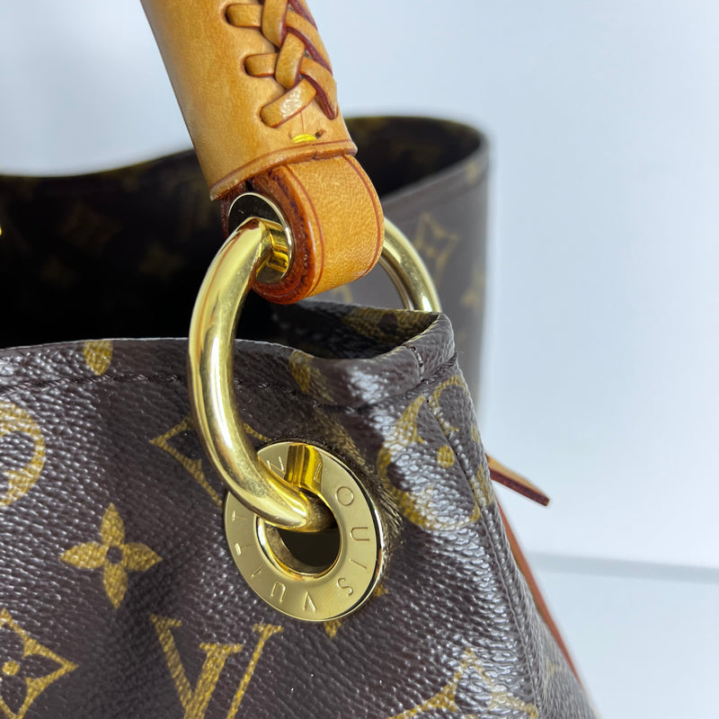 Monogram Artsy MM