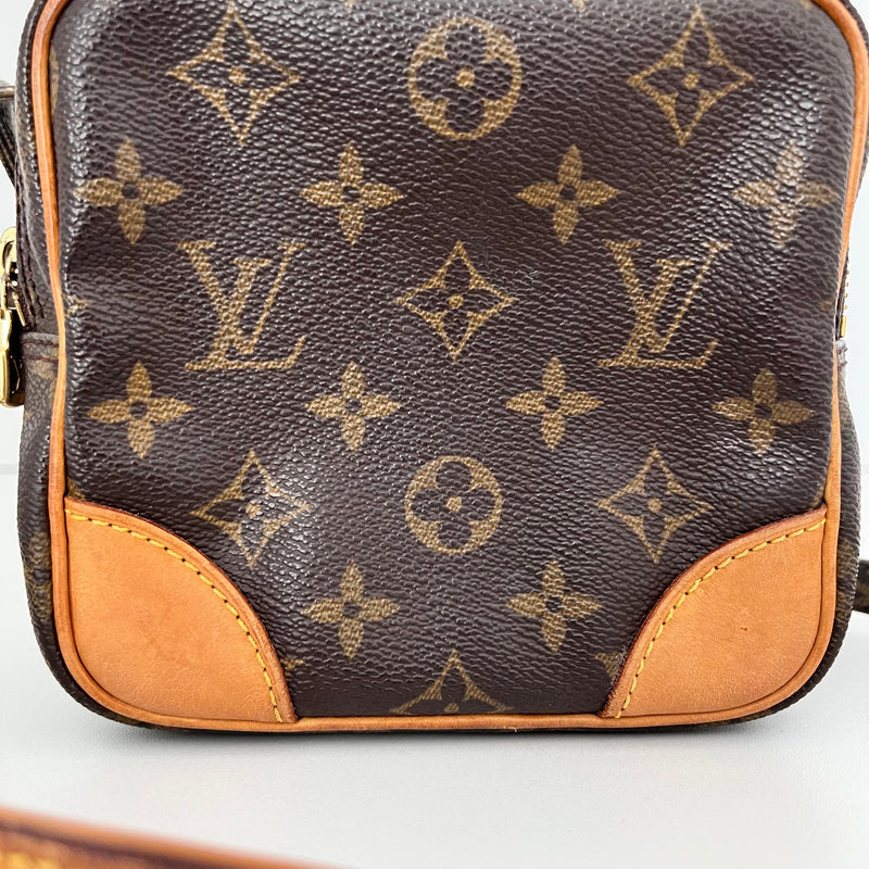 Monogram Amazone