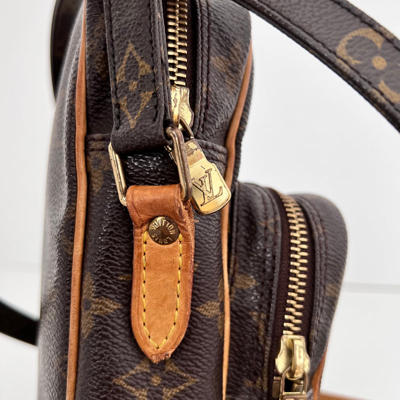 Monogram Amazone