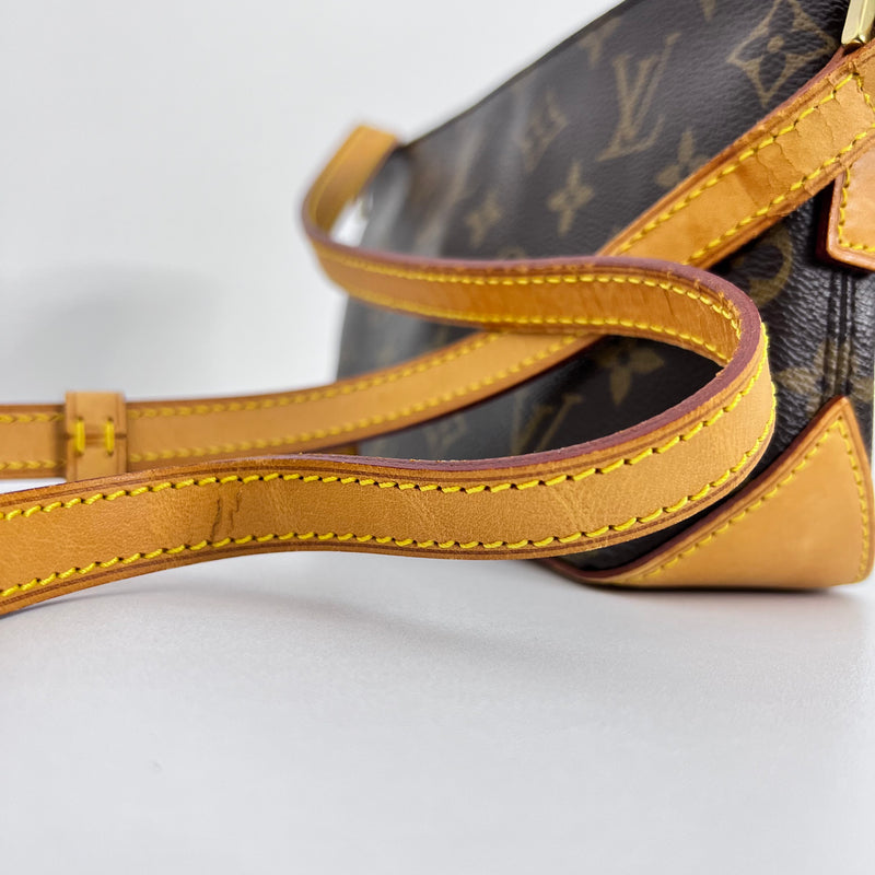 Monogram Trotteur